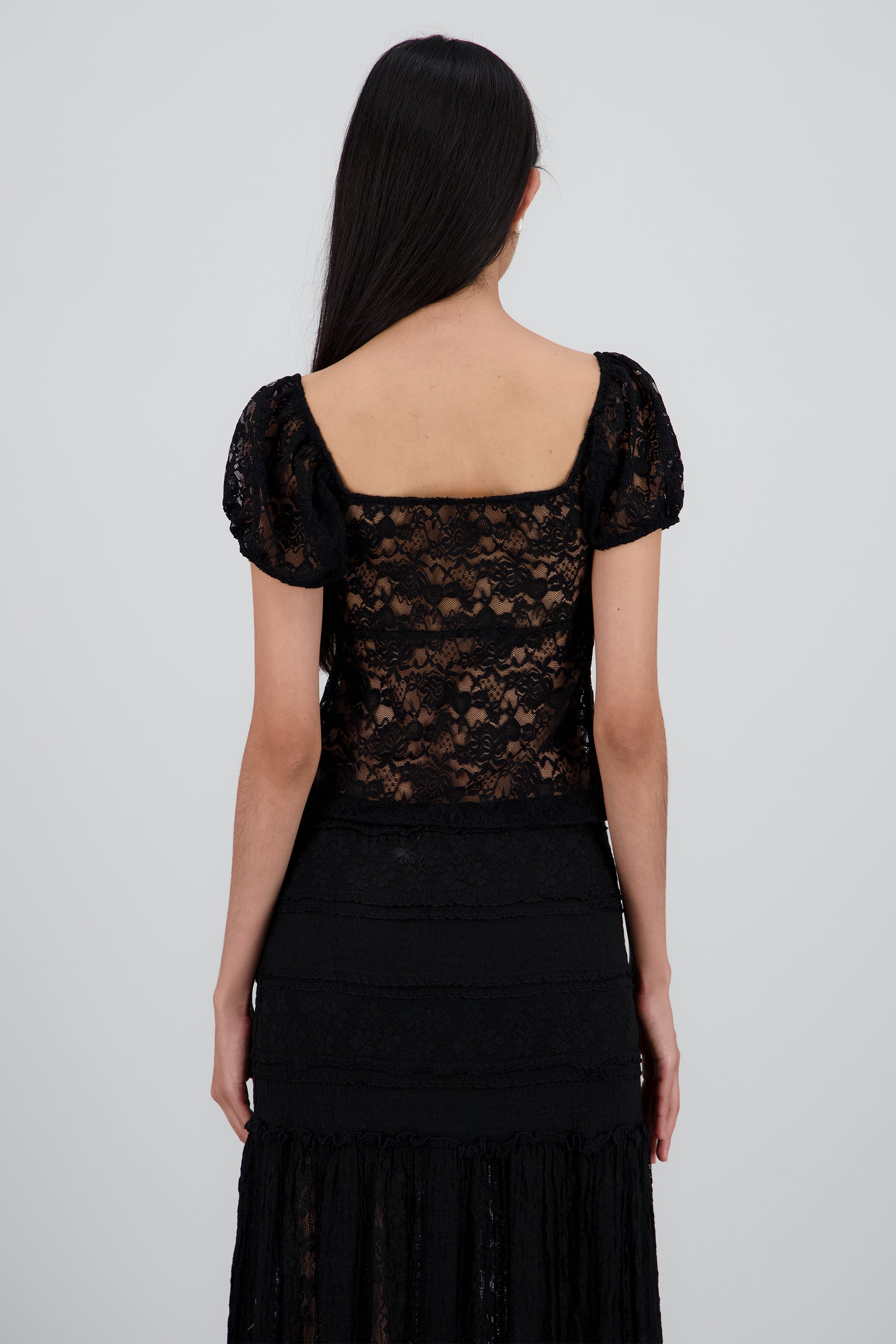 Blusa encaje manga corta detalle botones NEGRO