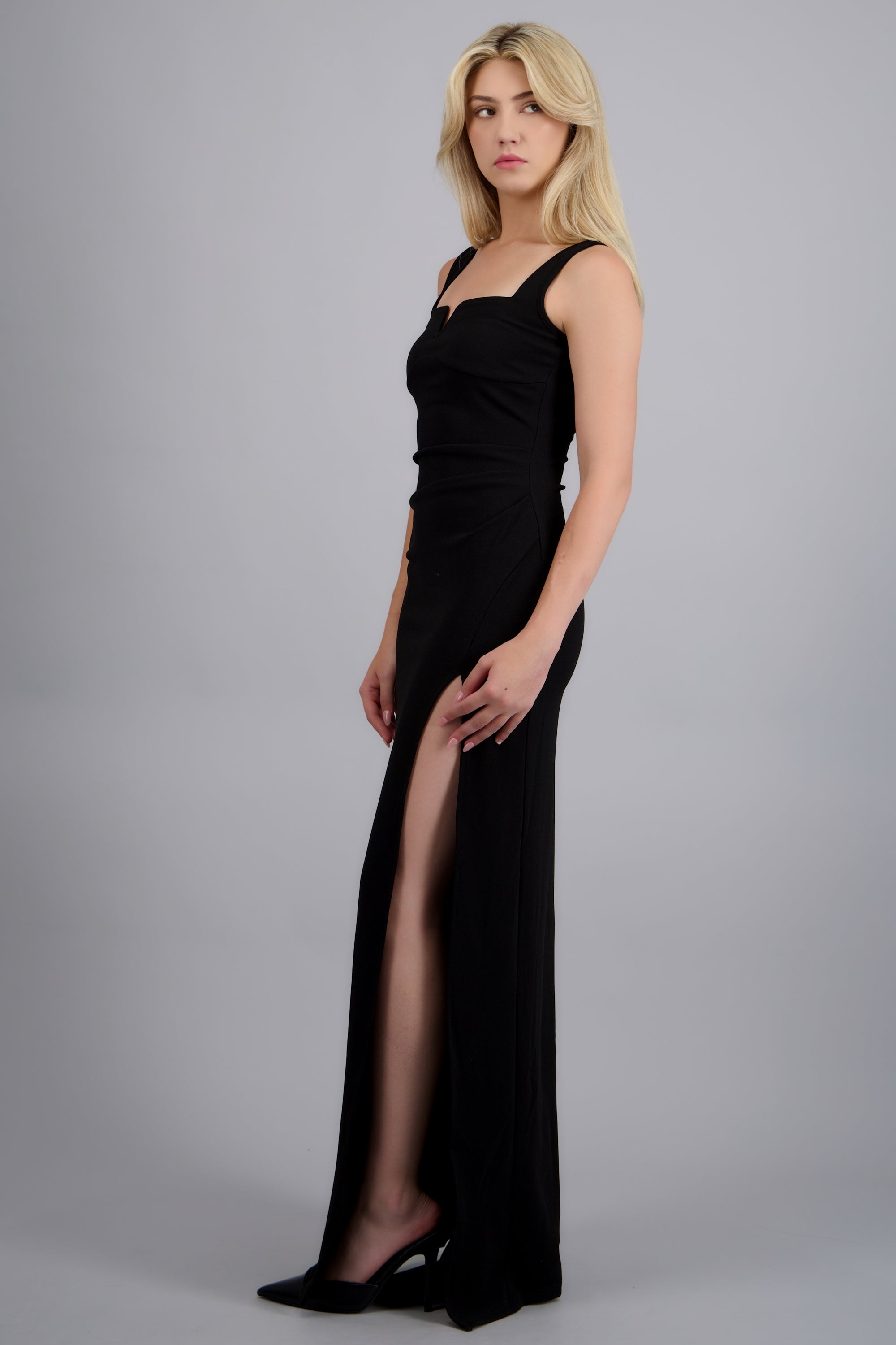 Vestido maxi detalle costado NEGRO