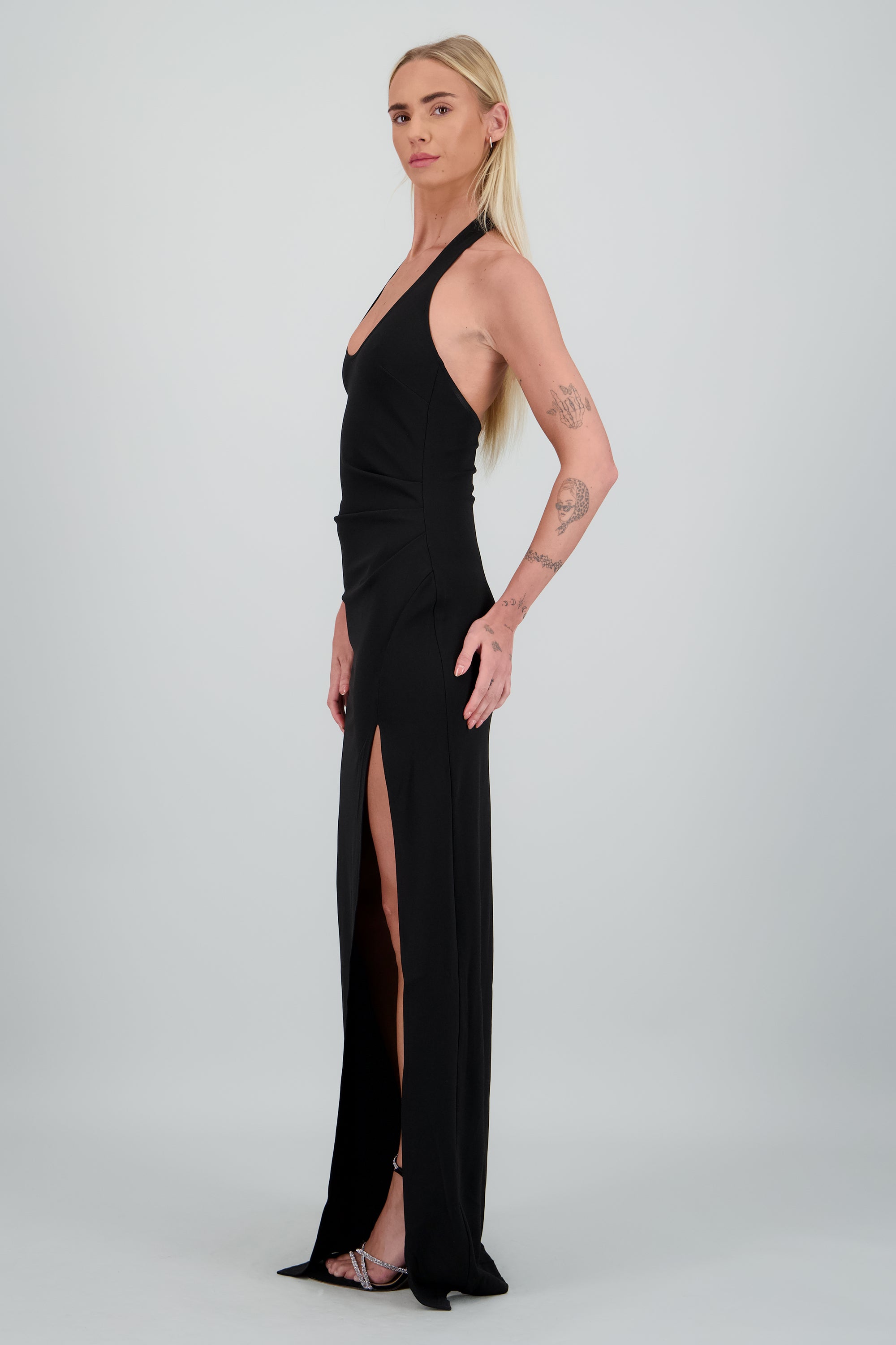 Maxi vestido cuello halter NEGRO