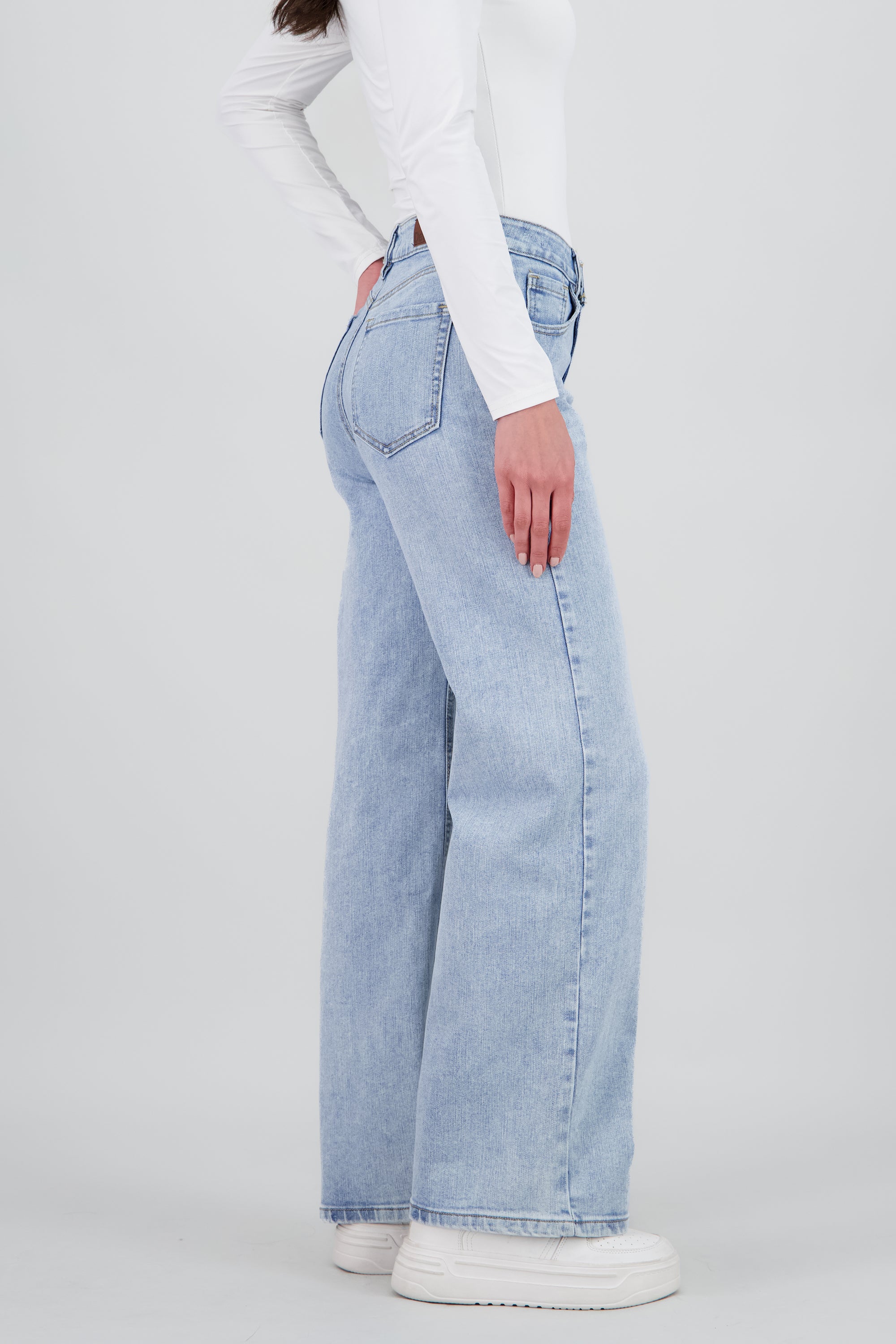 Jeans wide leg desgaste BLEACHED