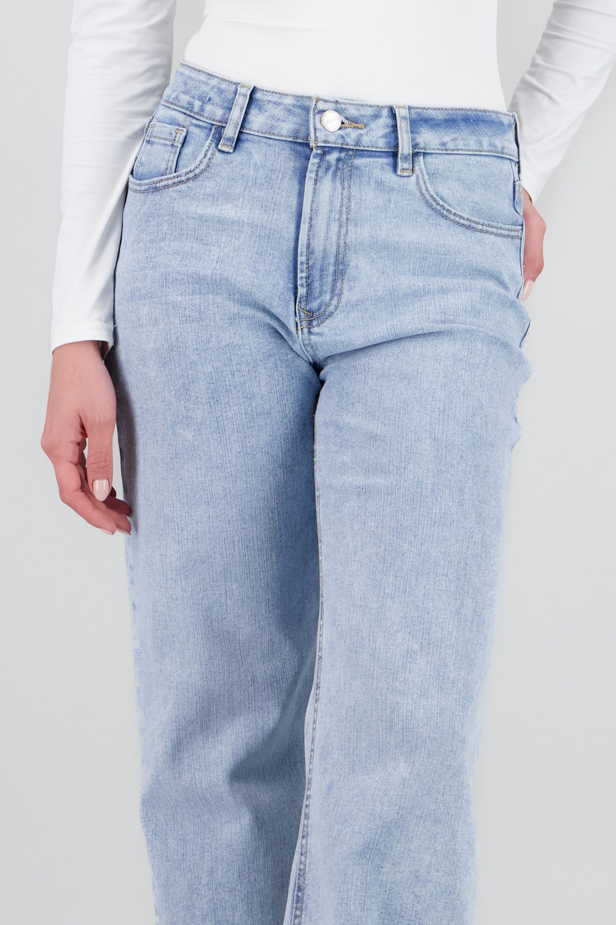Jeans wide leg desgaste BLEACHED