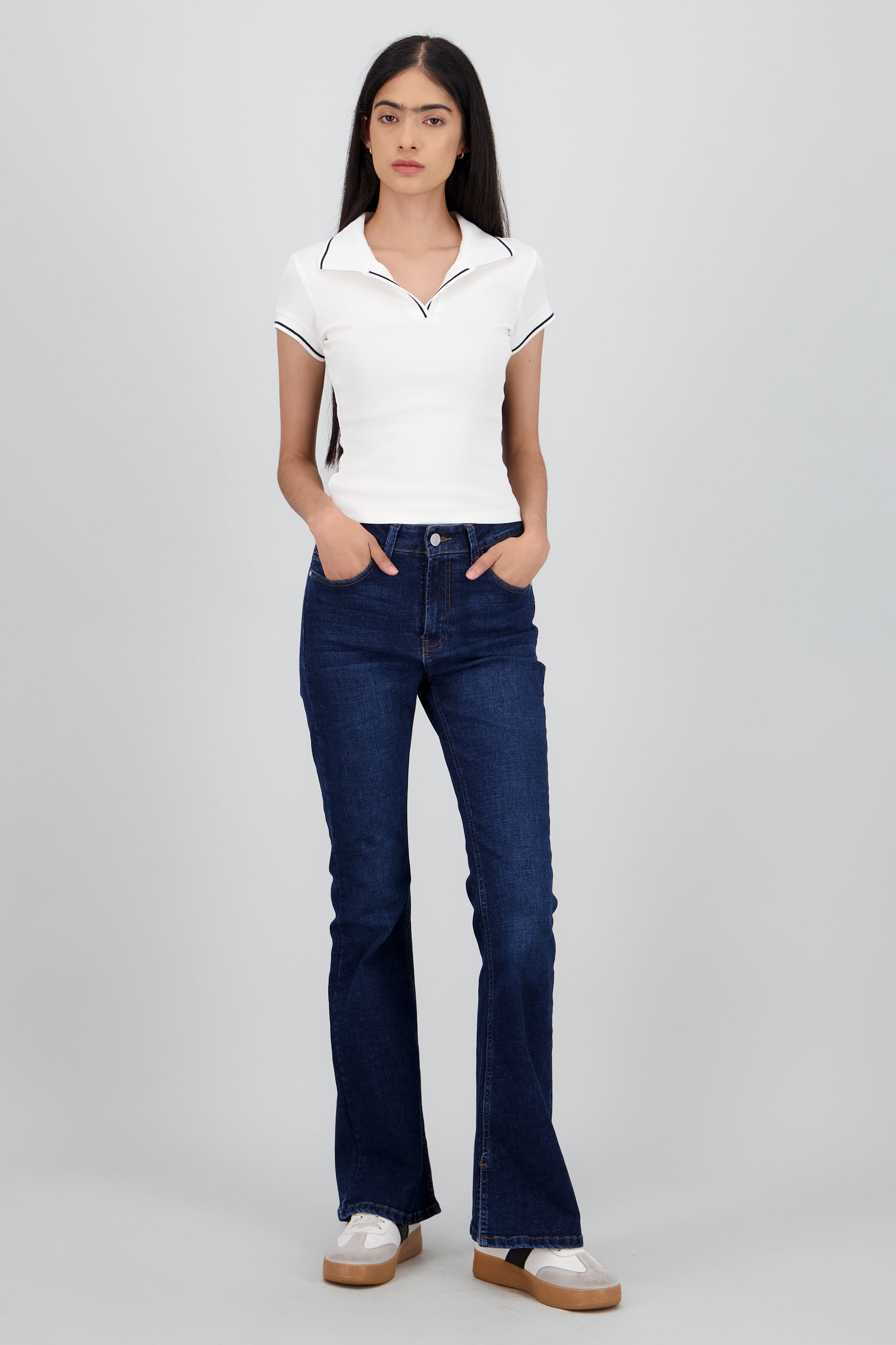 Jeans flare abertura DARK WASH