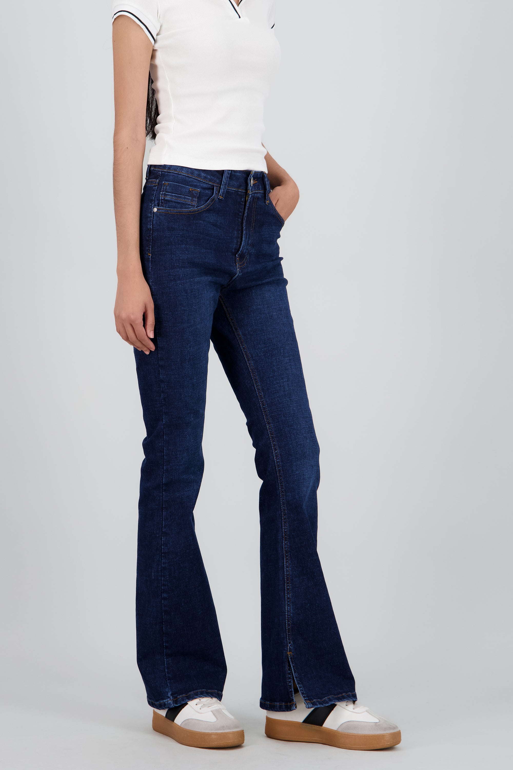 Jeans flare abertura DARK WASH