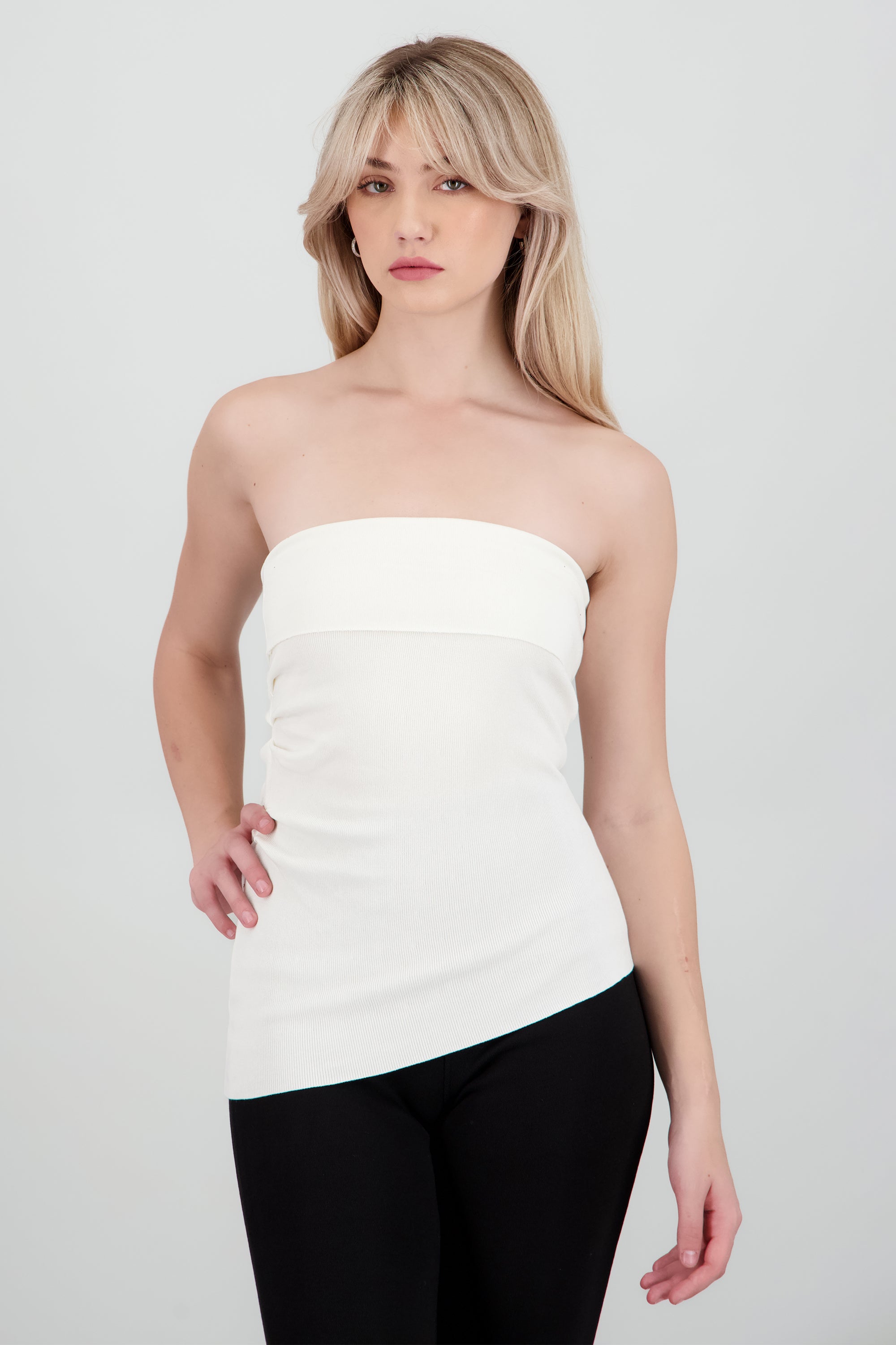 Top tubo asimetrico tejido con dobladillo BLANCO