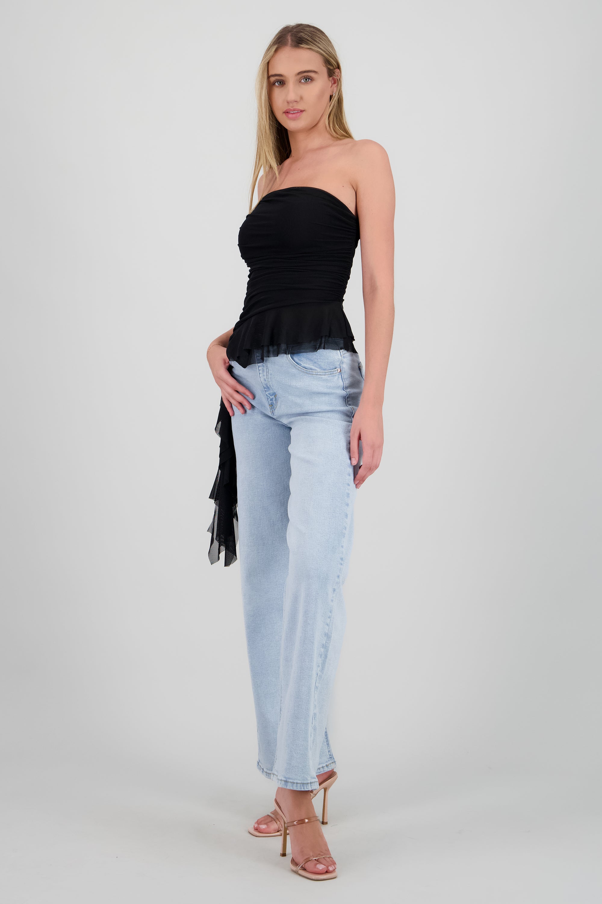 Top strapless olan en costado NEGRO