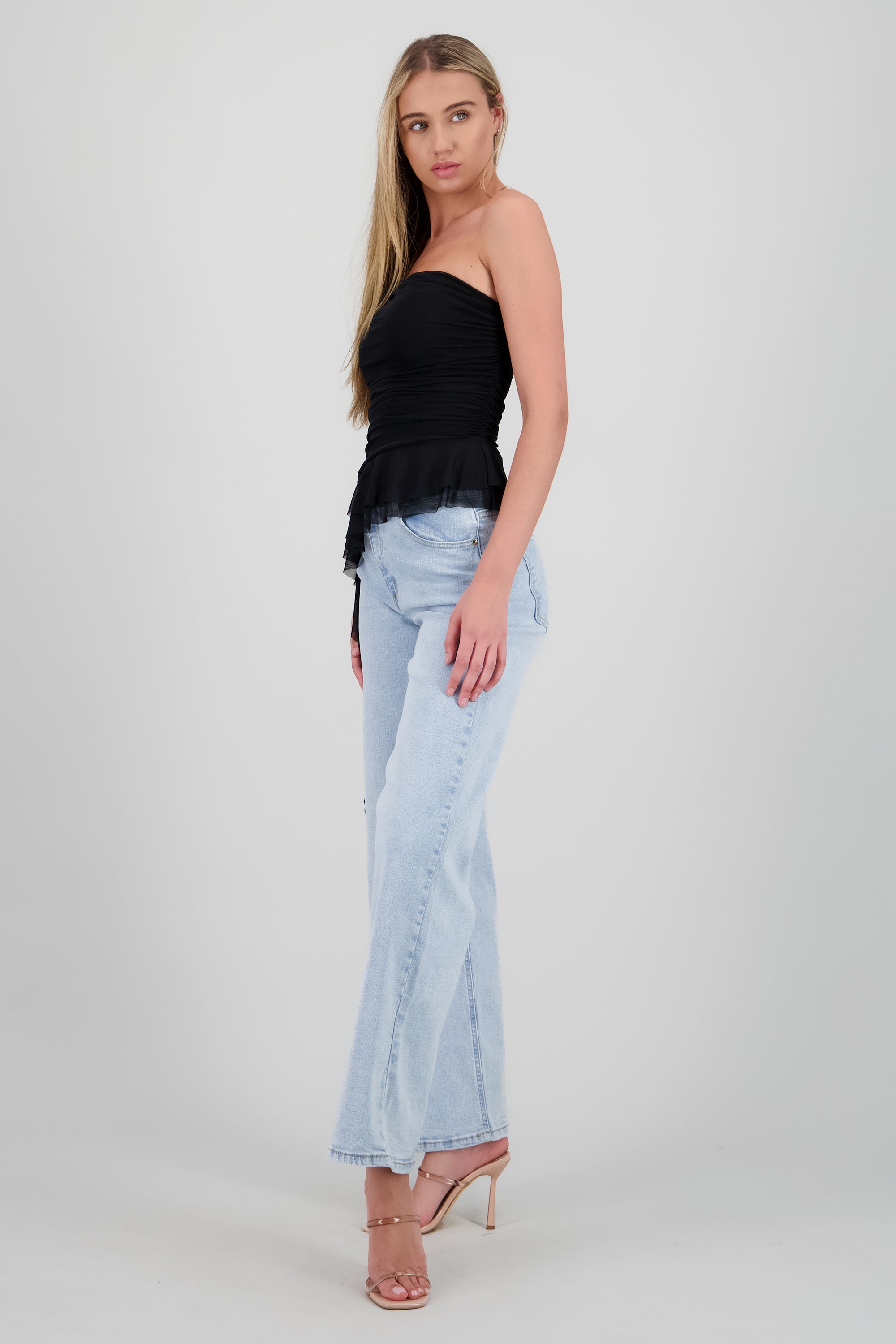 Top strapless olan en costado NEGRO