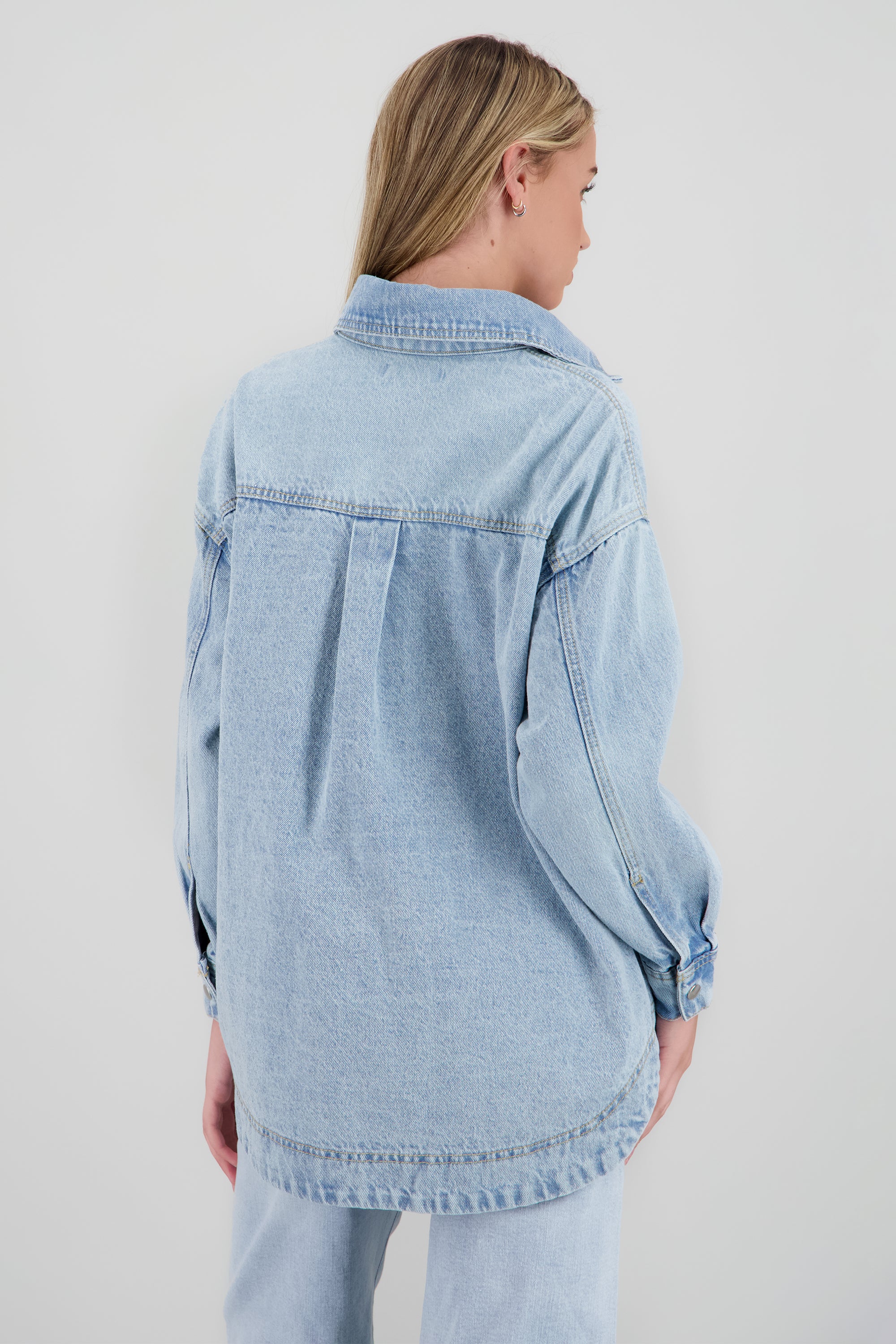 Chamarra oversize detalle bolsa LIGHT WASH