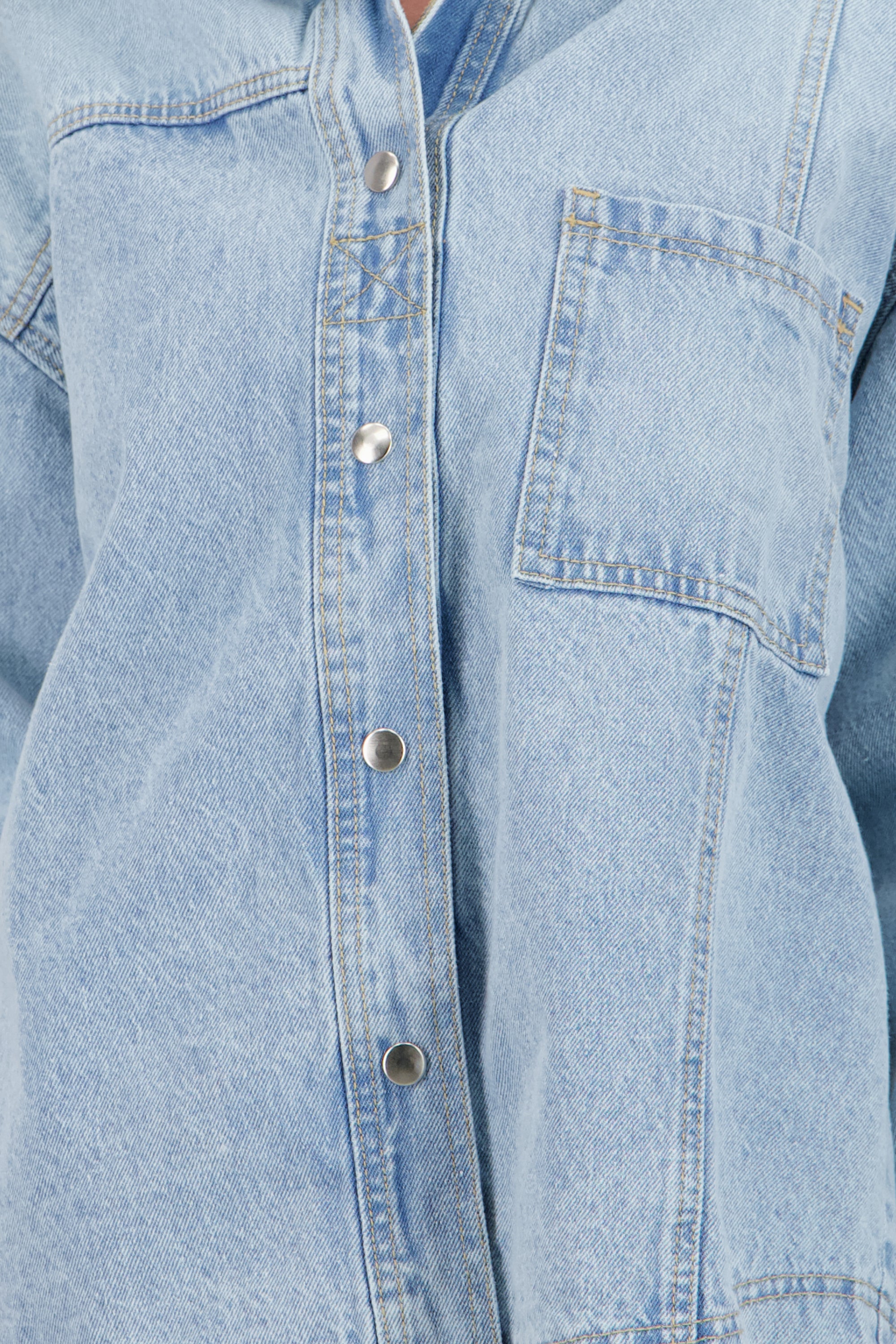 Chamarra oversize detalle bolsa LIGHT WASH