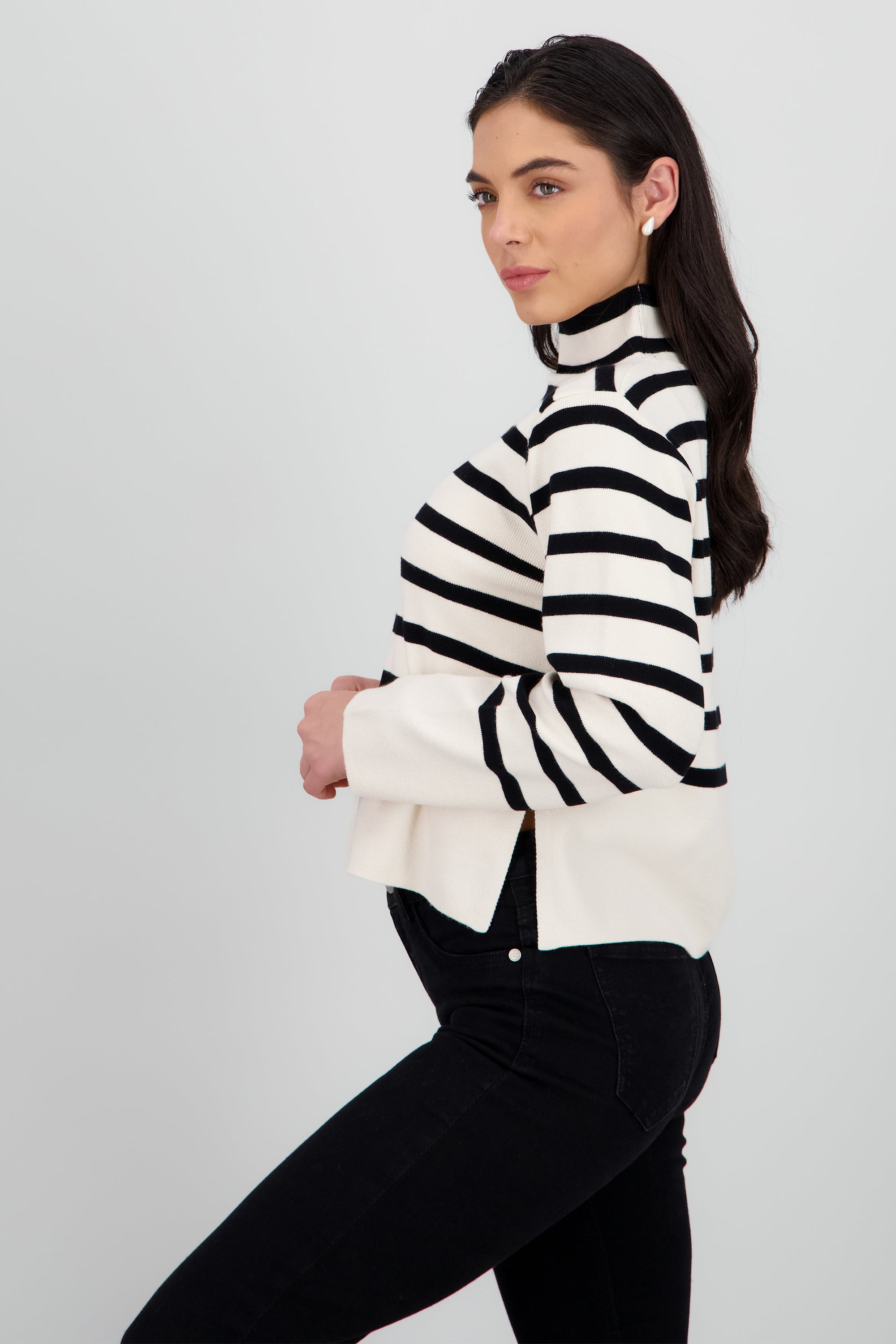 Sueter lineas cuello alto NEGRO COMBO