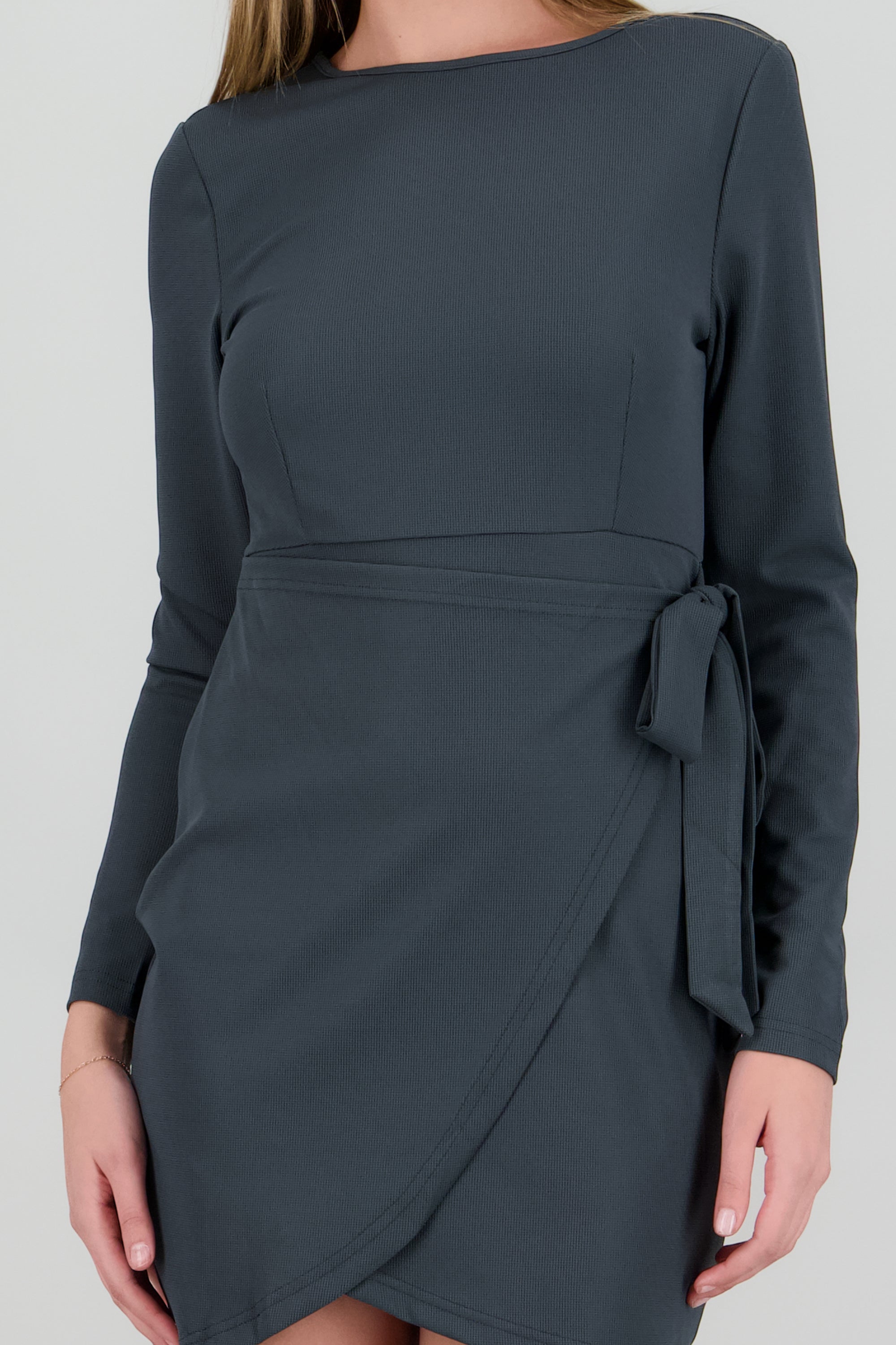 Vestido corto cruzado manga larga GRIS