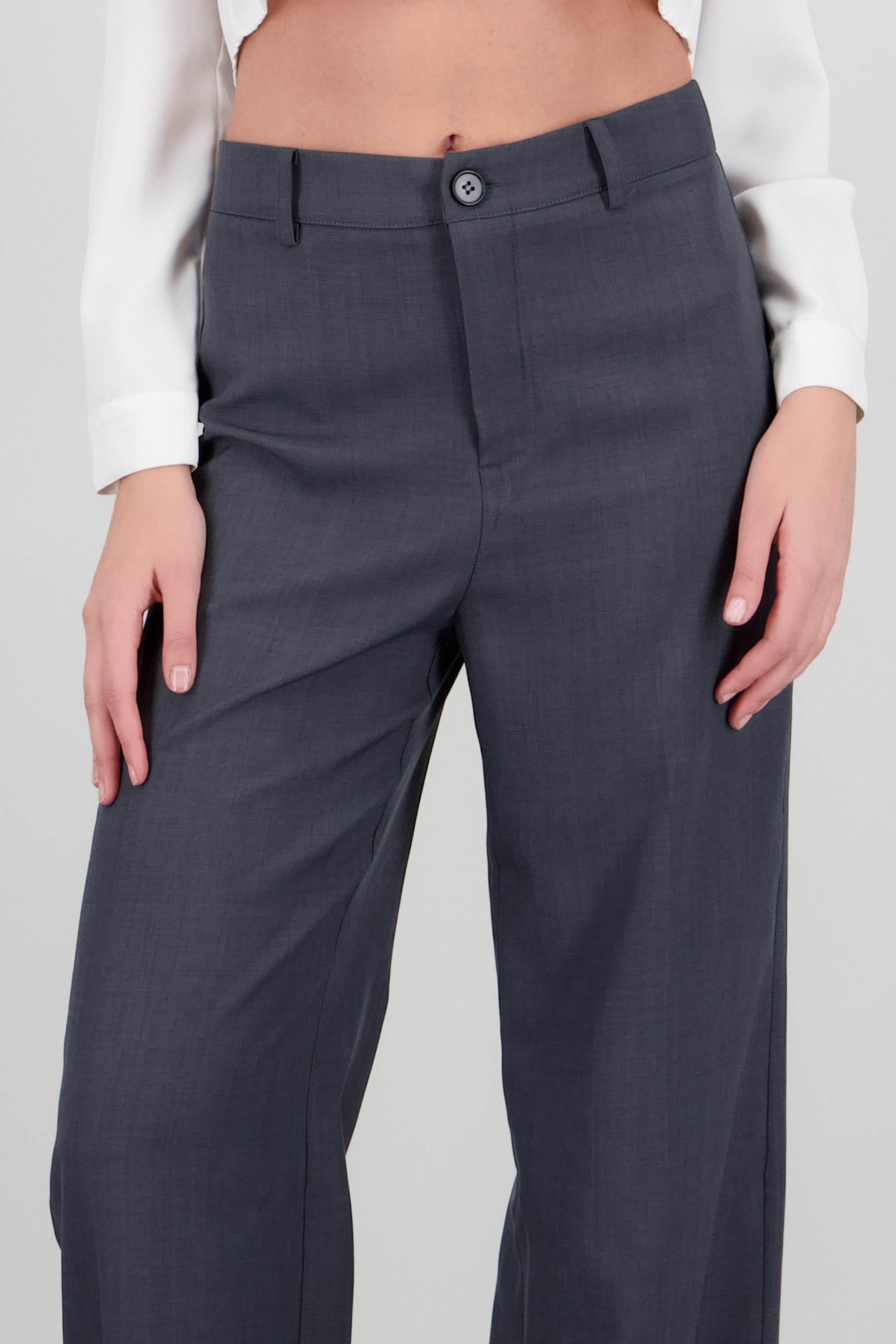 Pantalón recto tiro medio GRIS