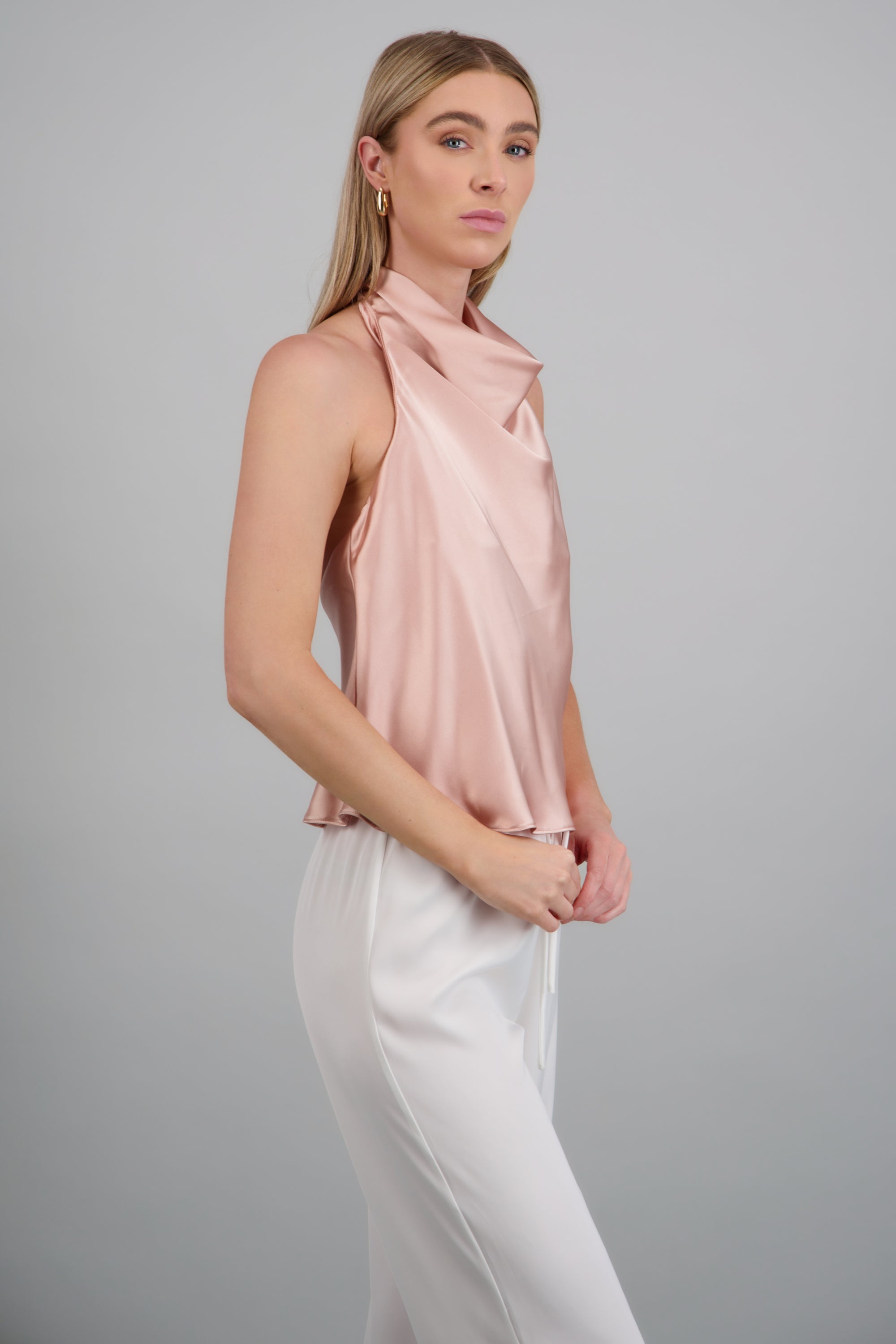 Top satín cuello cascada alto hypsters ORO ROSA