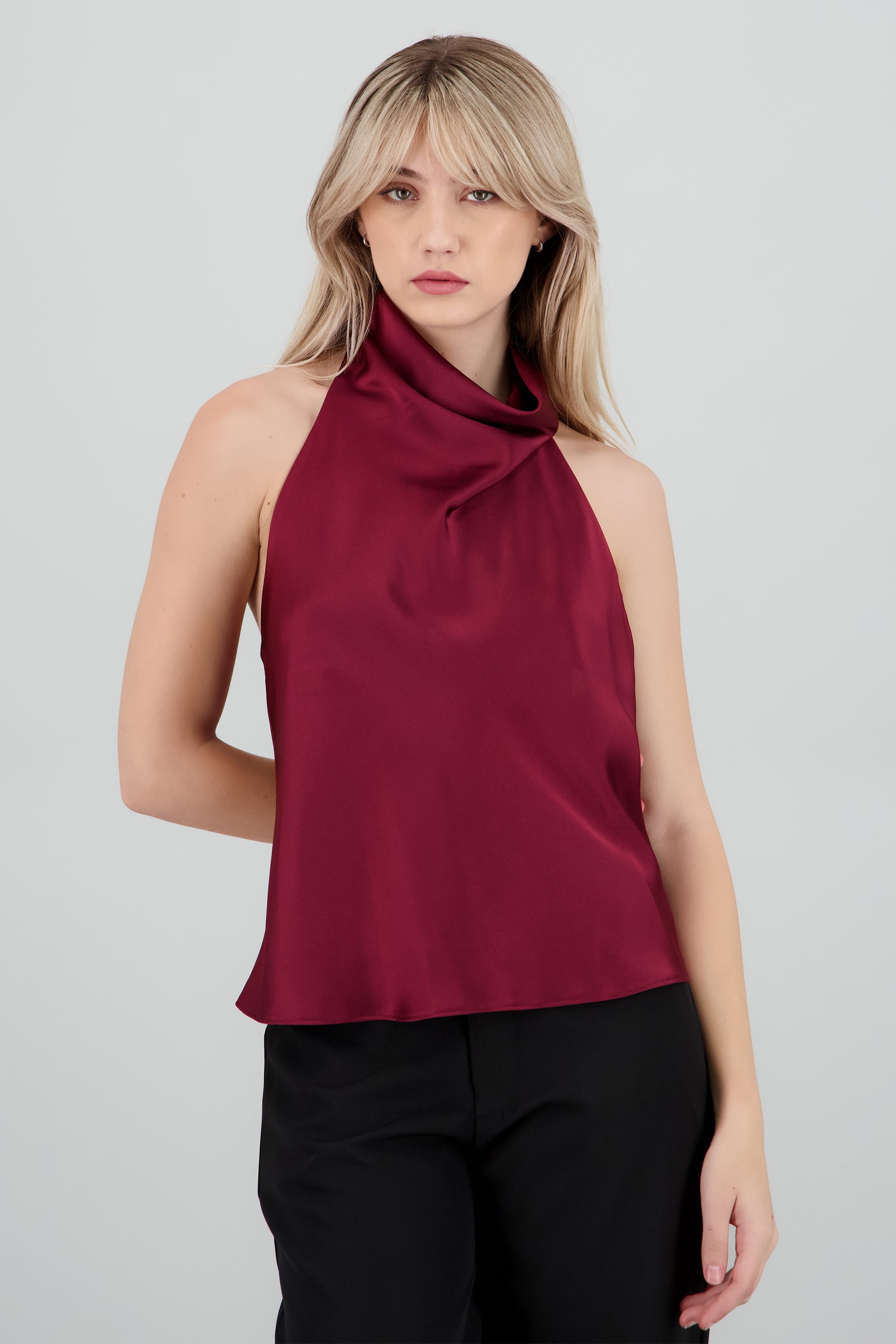 Top satin cuello cascada alto VINO