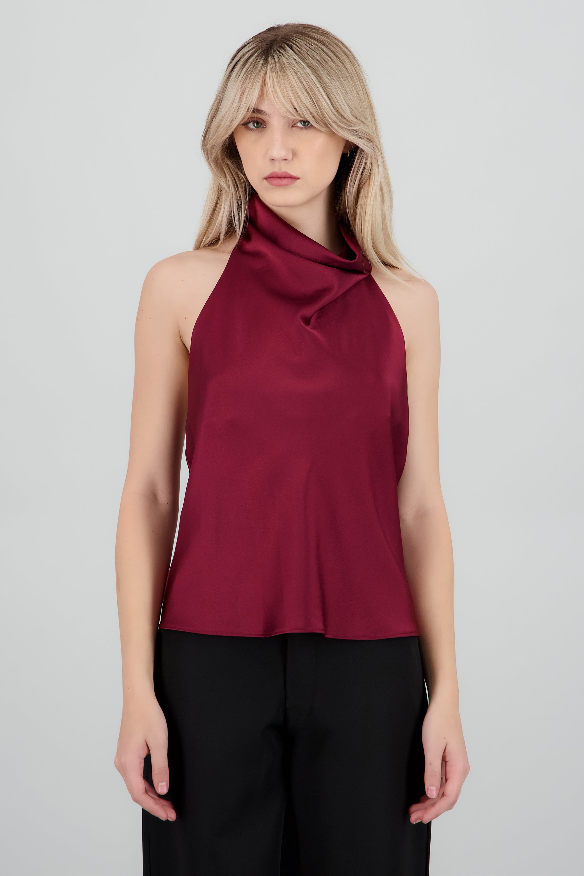 Top satin cuello cascada alto VINO