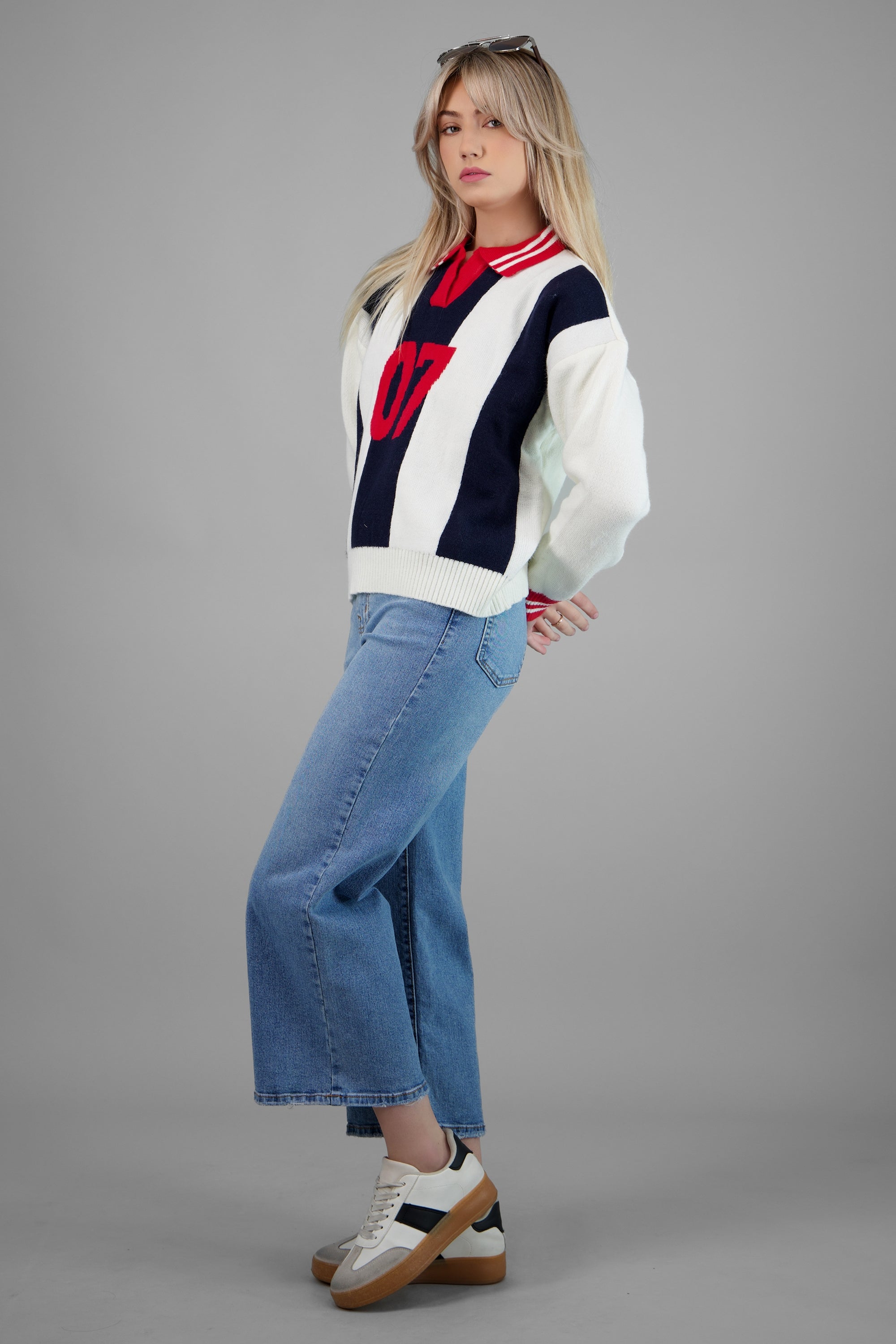 Sueter tipo polo contraste numero HUESO COMBO