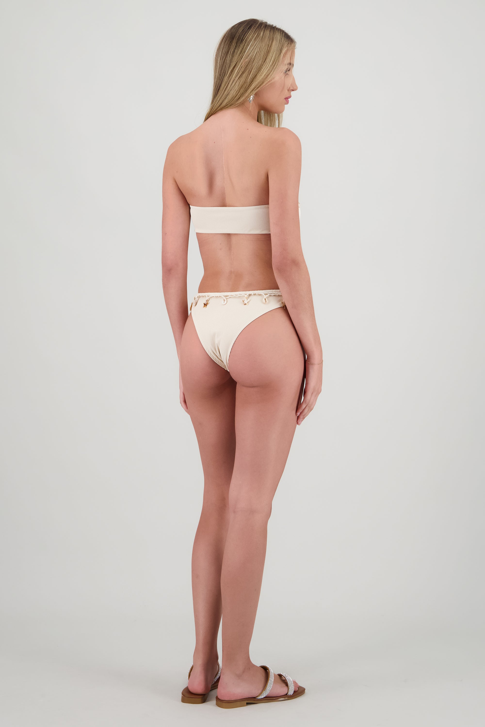 Bikini conchas strapless HUESO