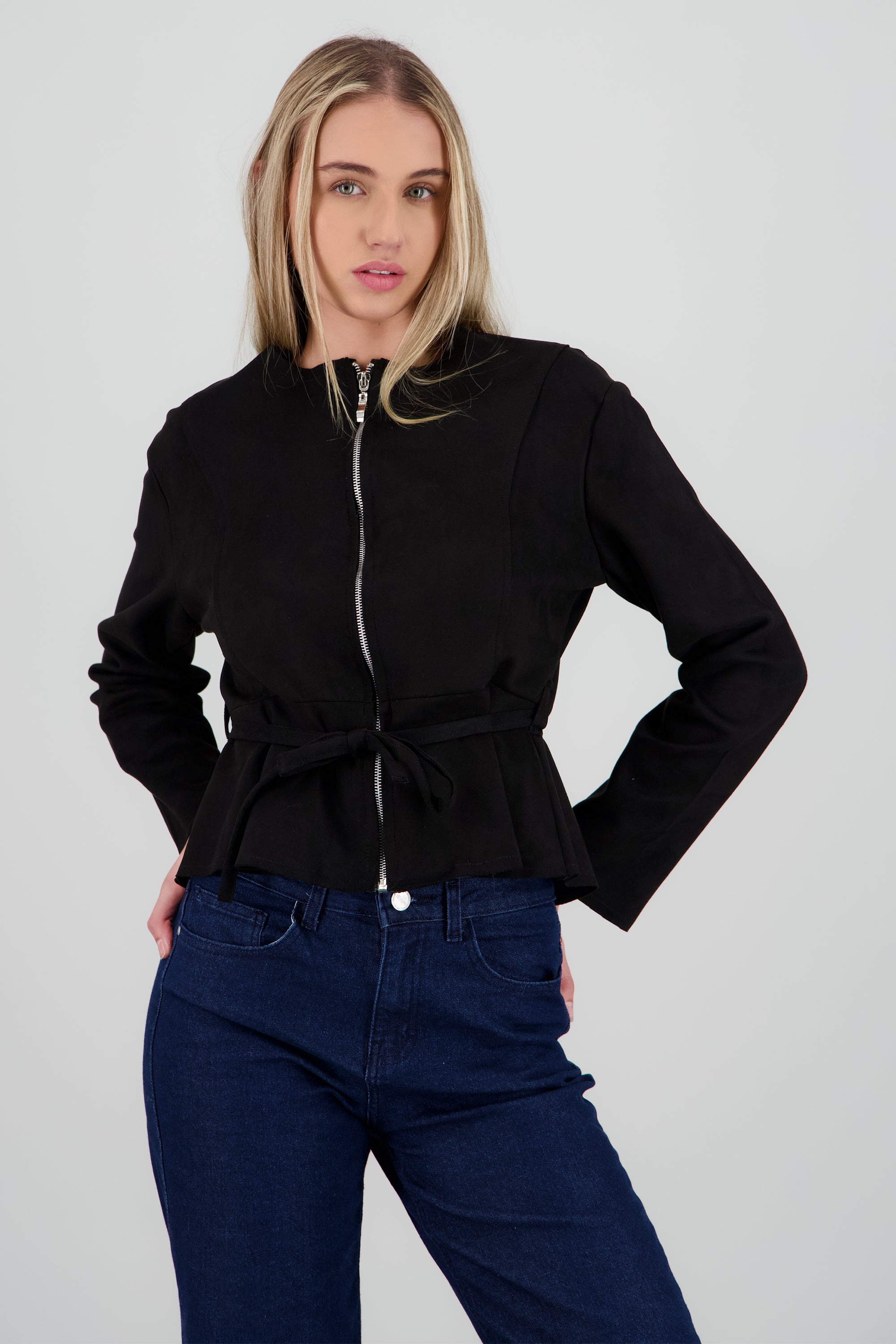 Chamarra peplum detalle cinta NEGRO