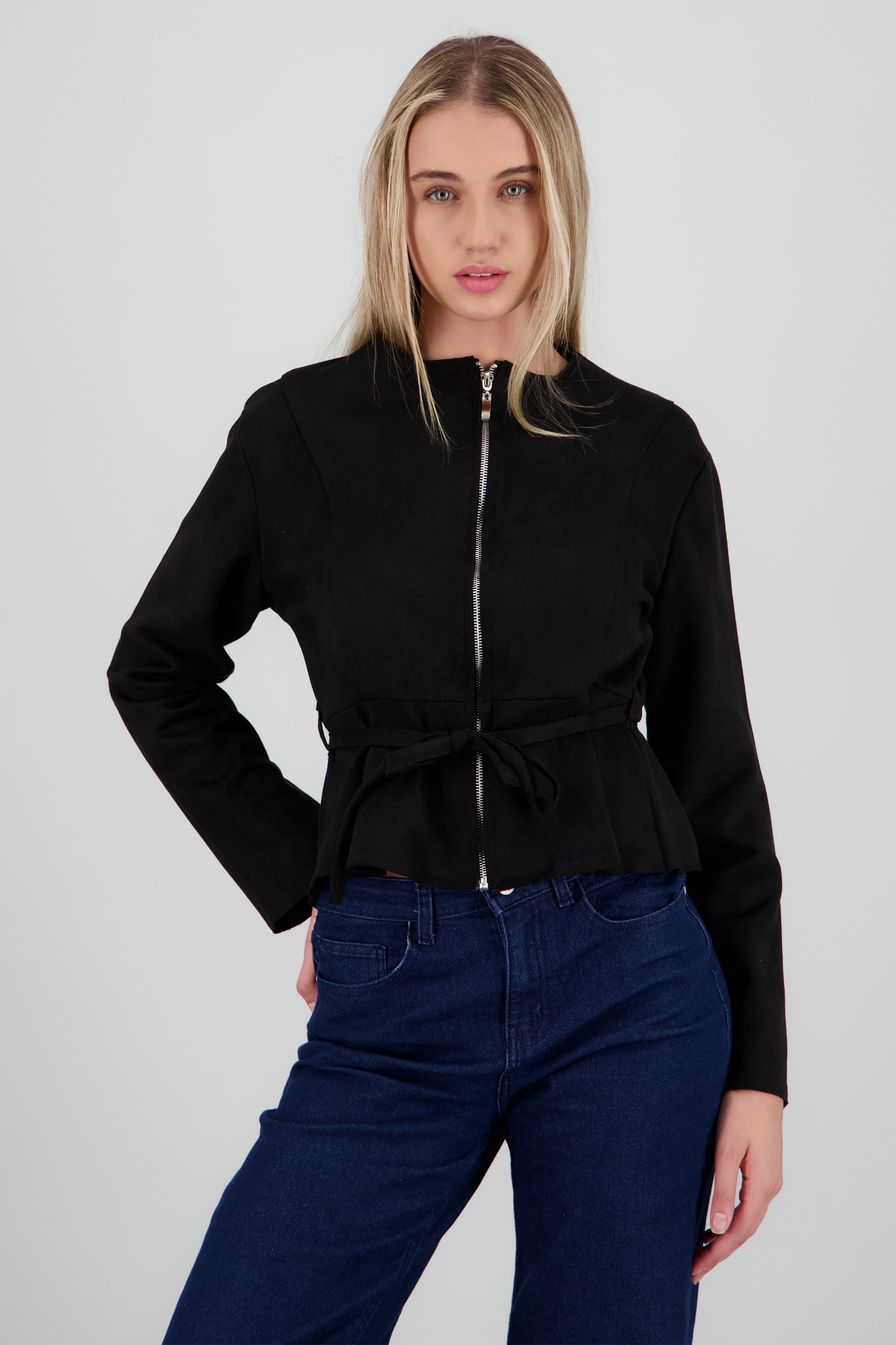 Chamarra peplum detalle cinta NEGRO