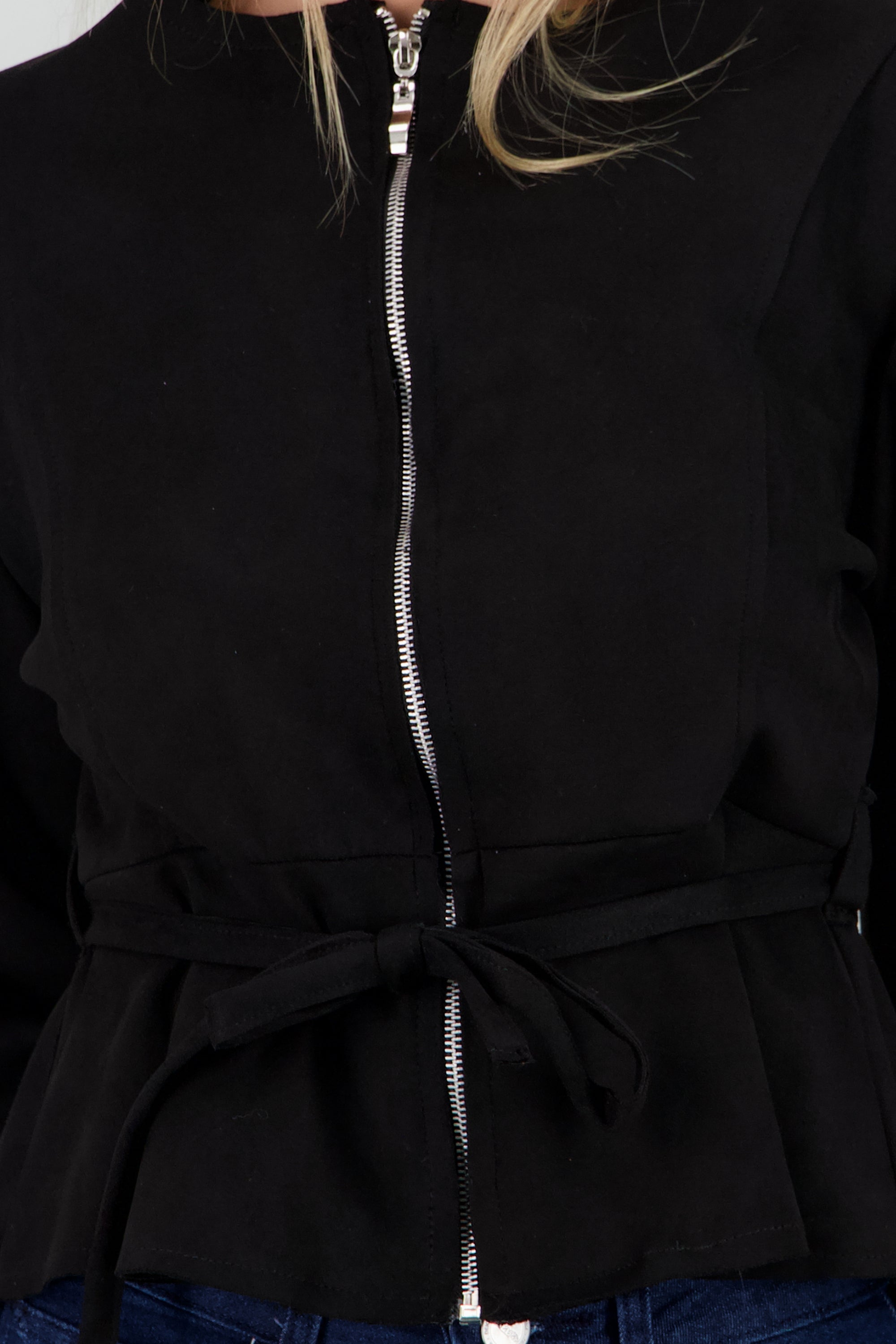 Chamarra peplum detalle cinta NEGRO