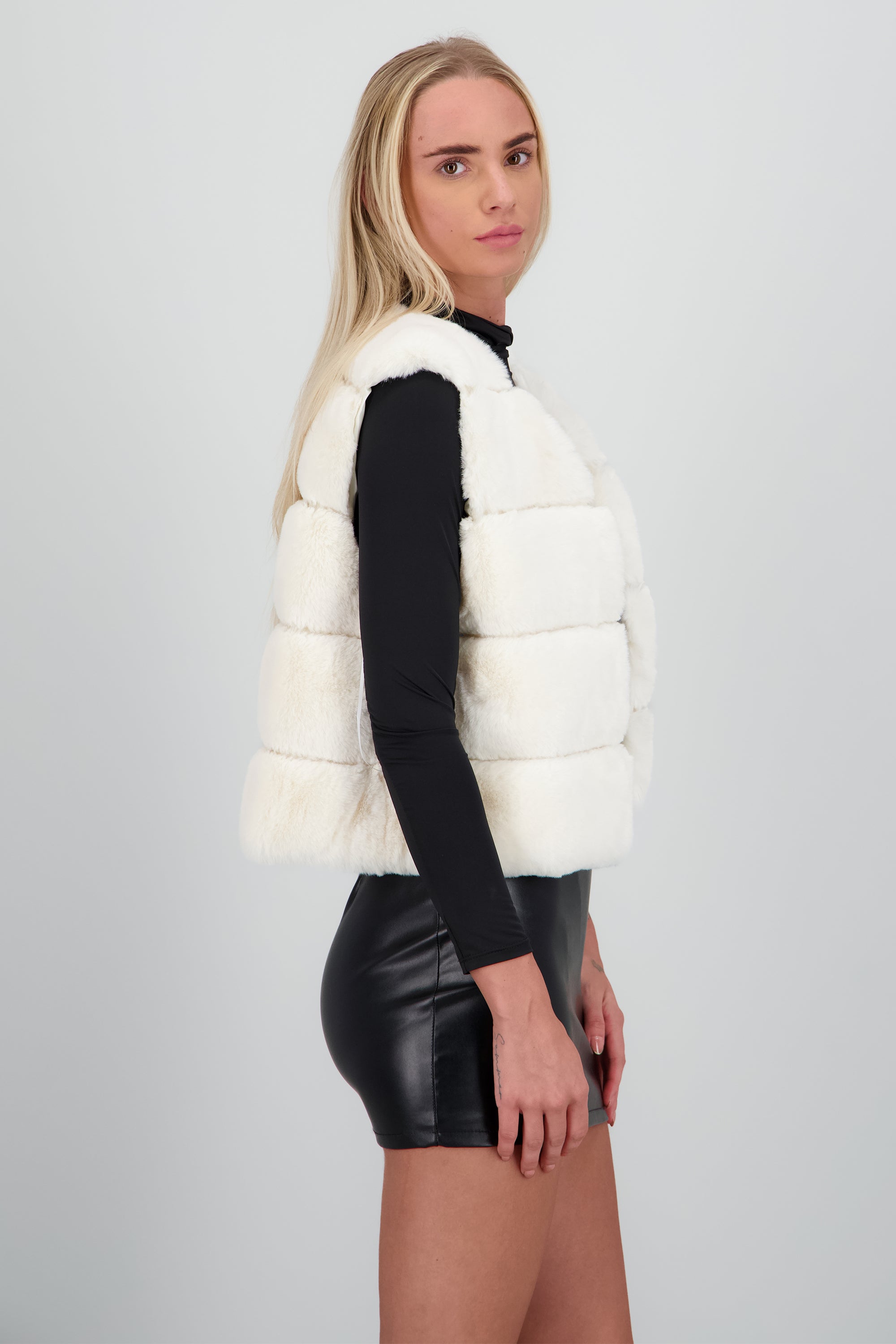 Chaleco corto pelo bloques CREMA