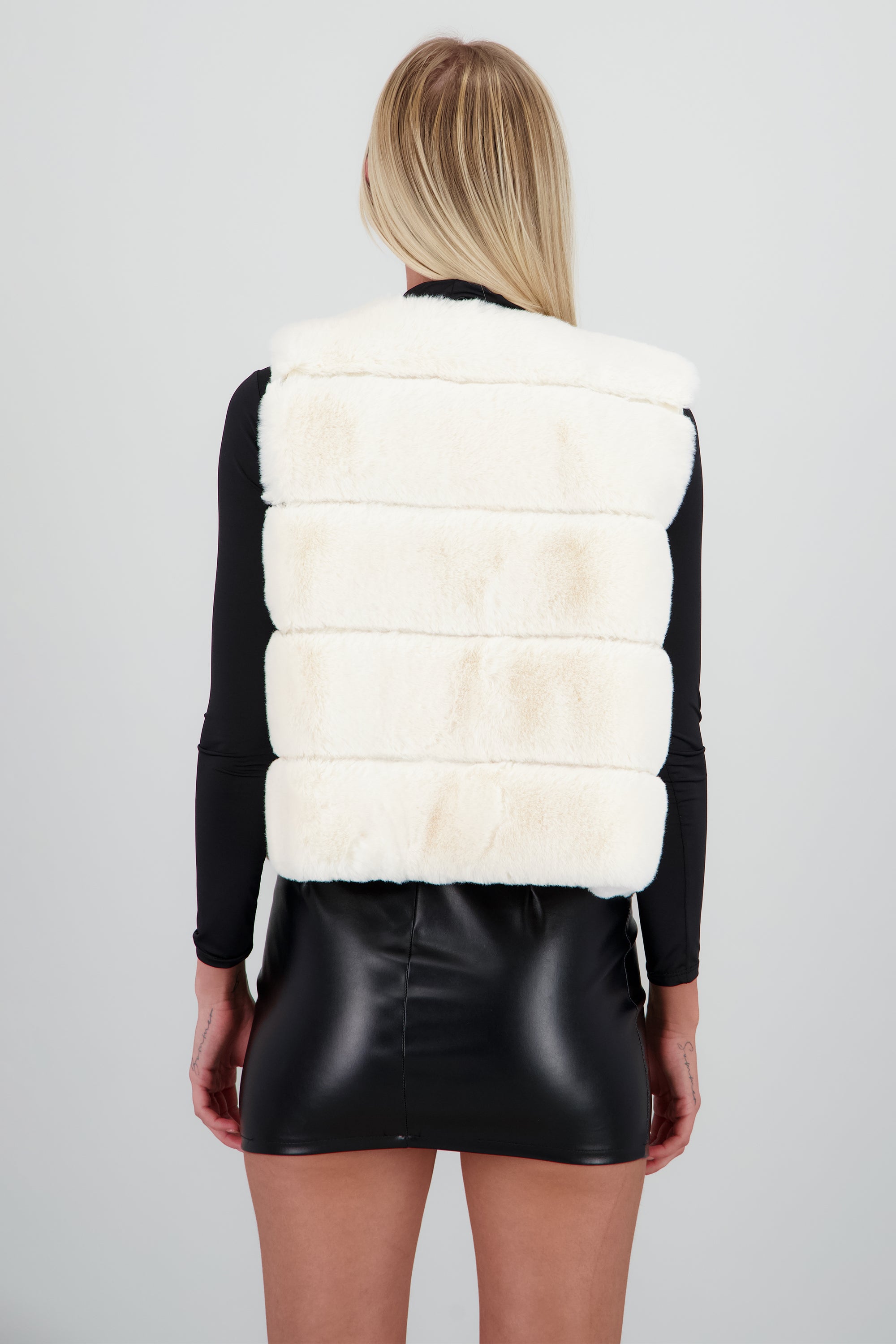 Chaleco corto pelo bloques CREMA