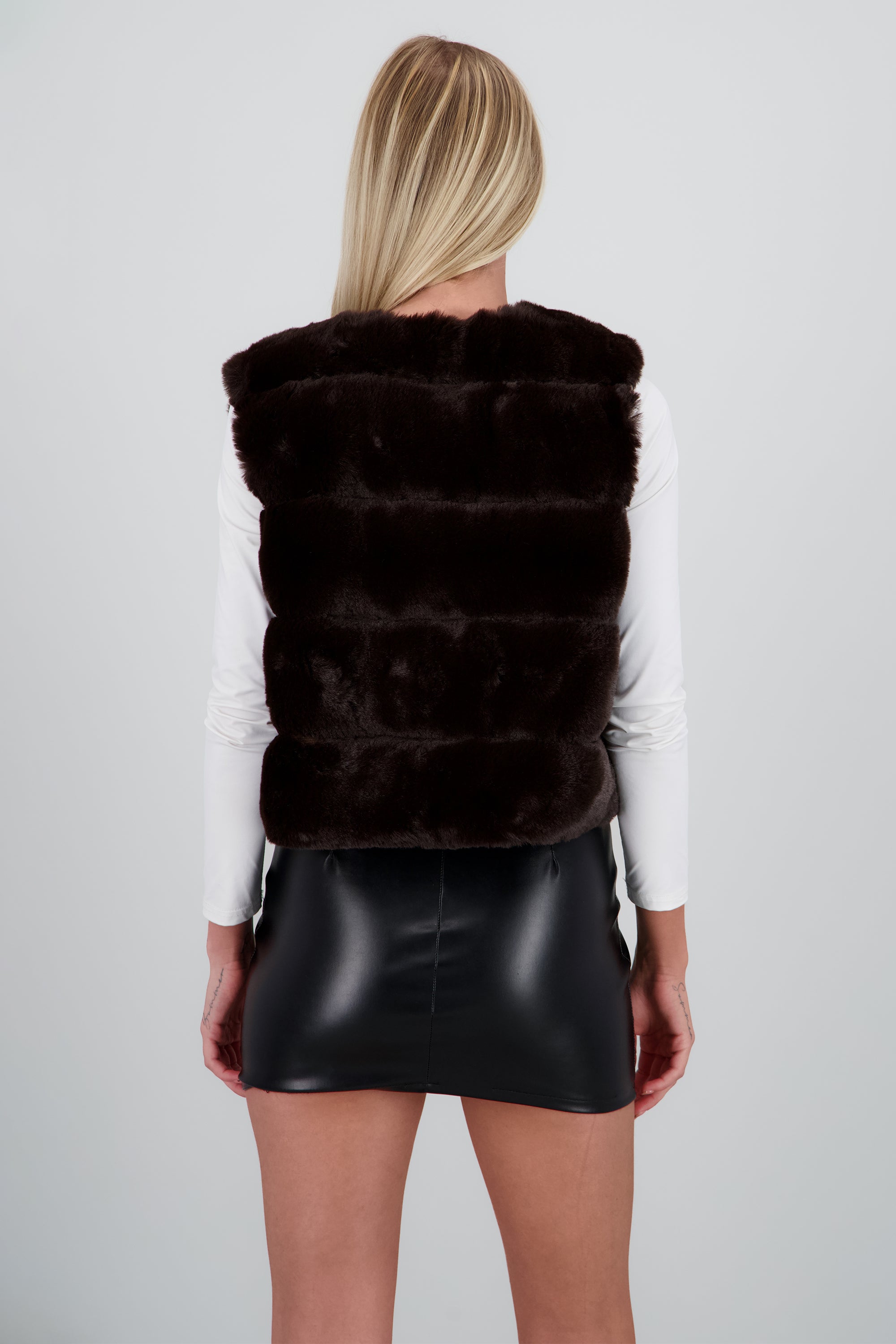 Chaleco corto pelo bloques CHOCOLATE