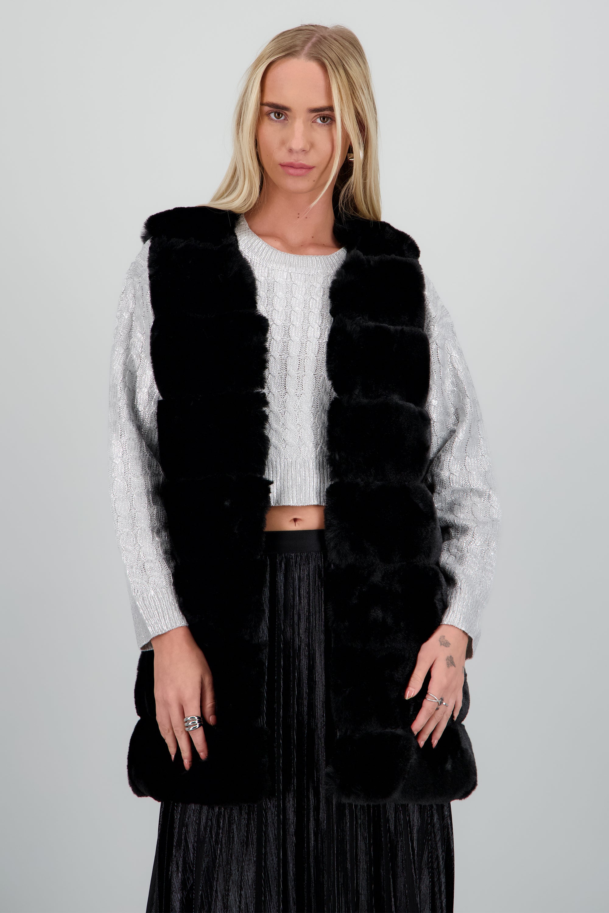 Chaleco largo peluche bloques NEGRO