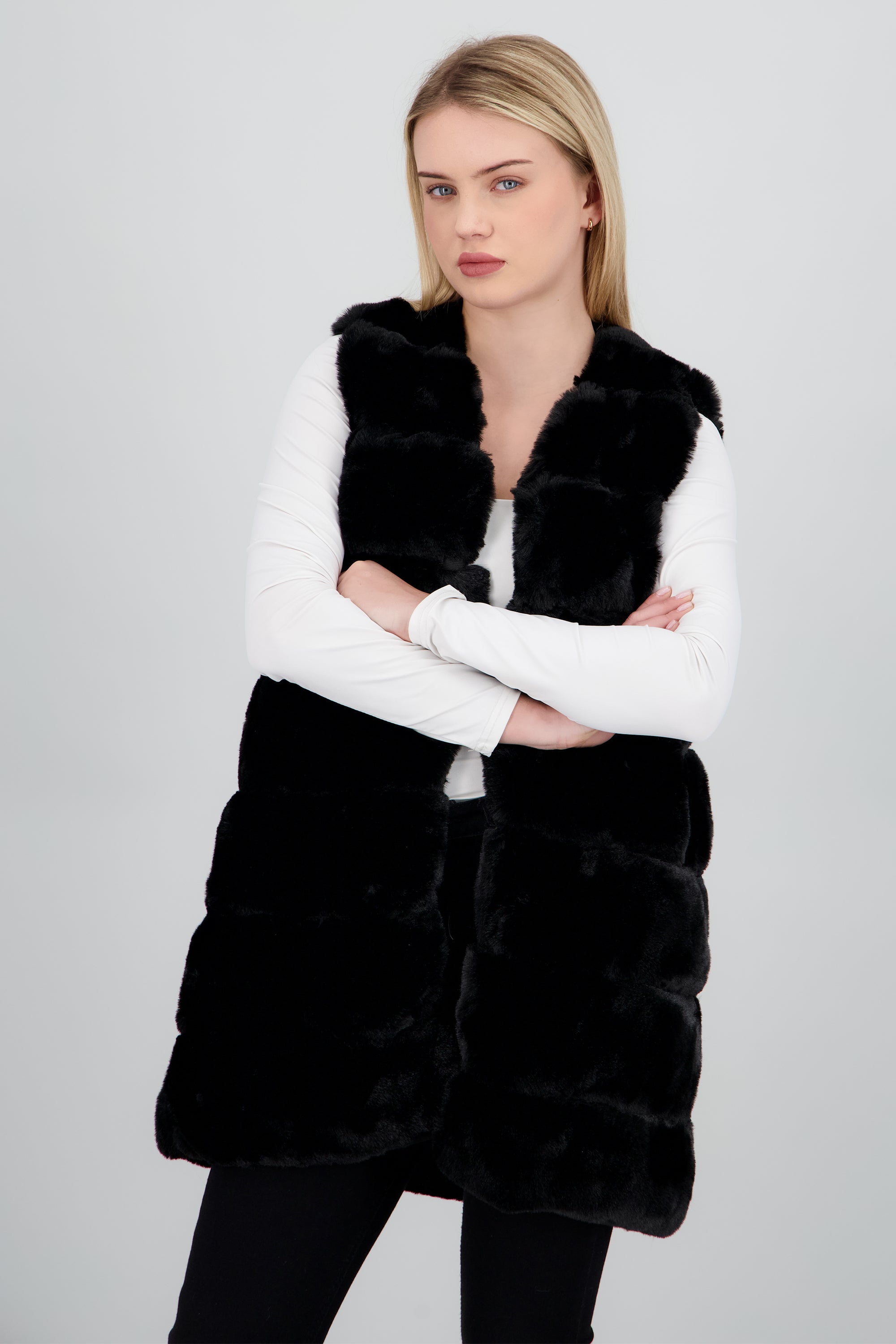 Chaleco largo peluche bloques NEGRO