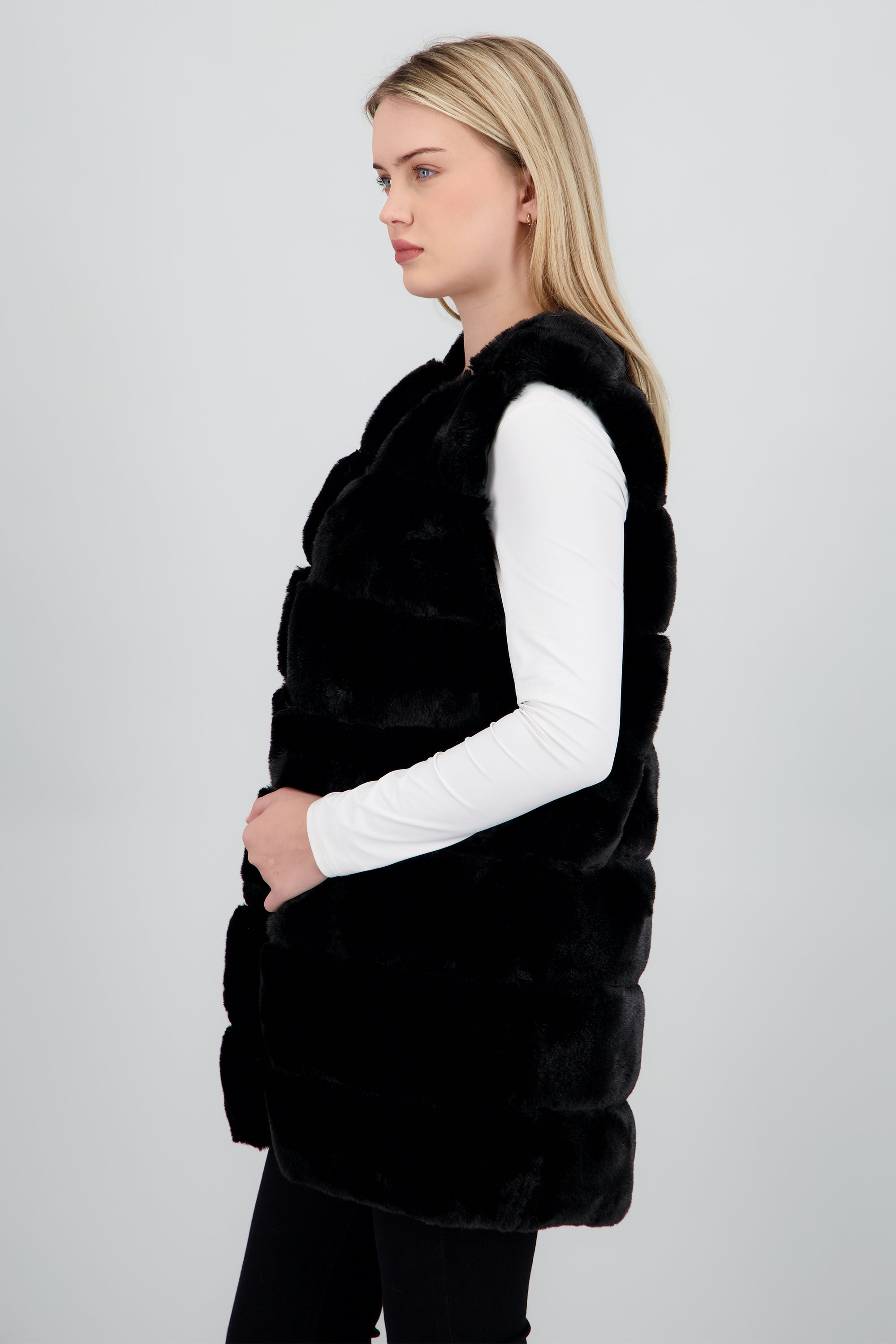 Chaleco largo peluche bloques NEGRO