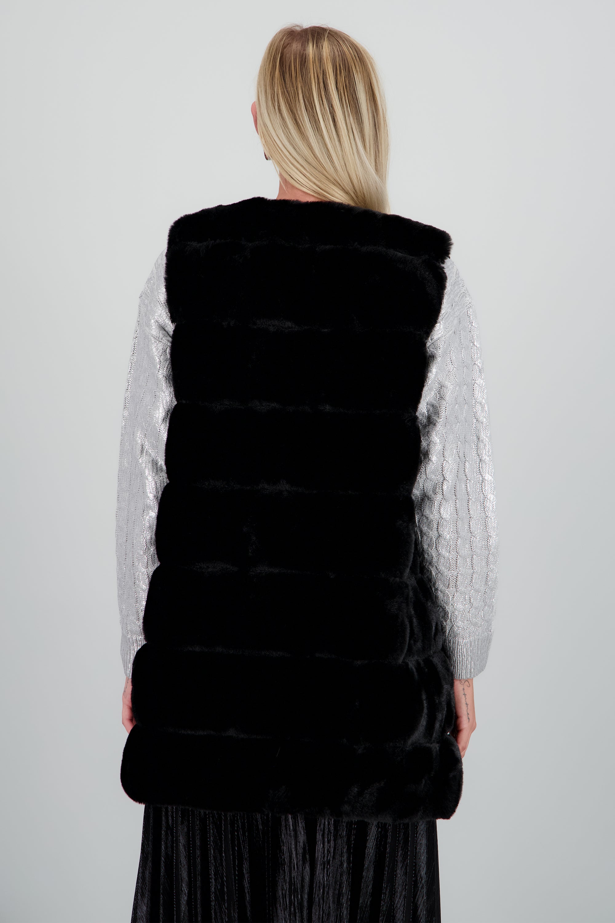 Chaleco largo peluche bloques NEGRO