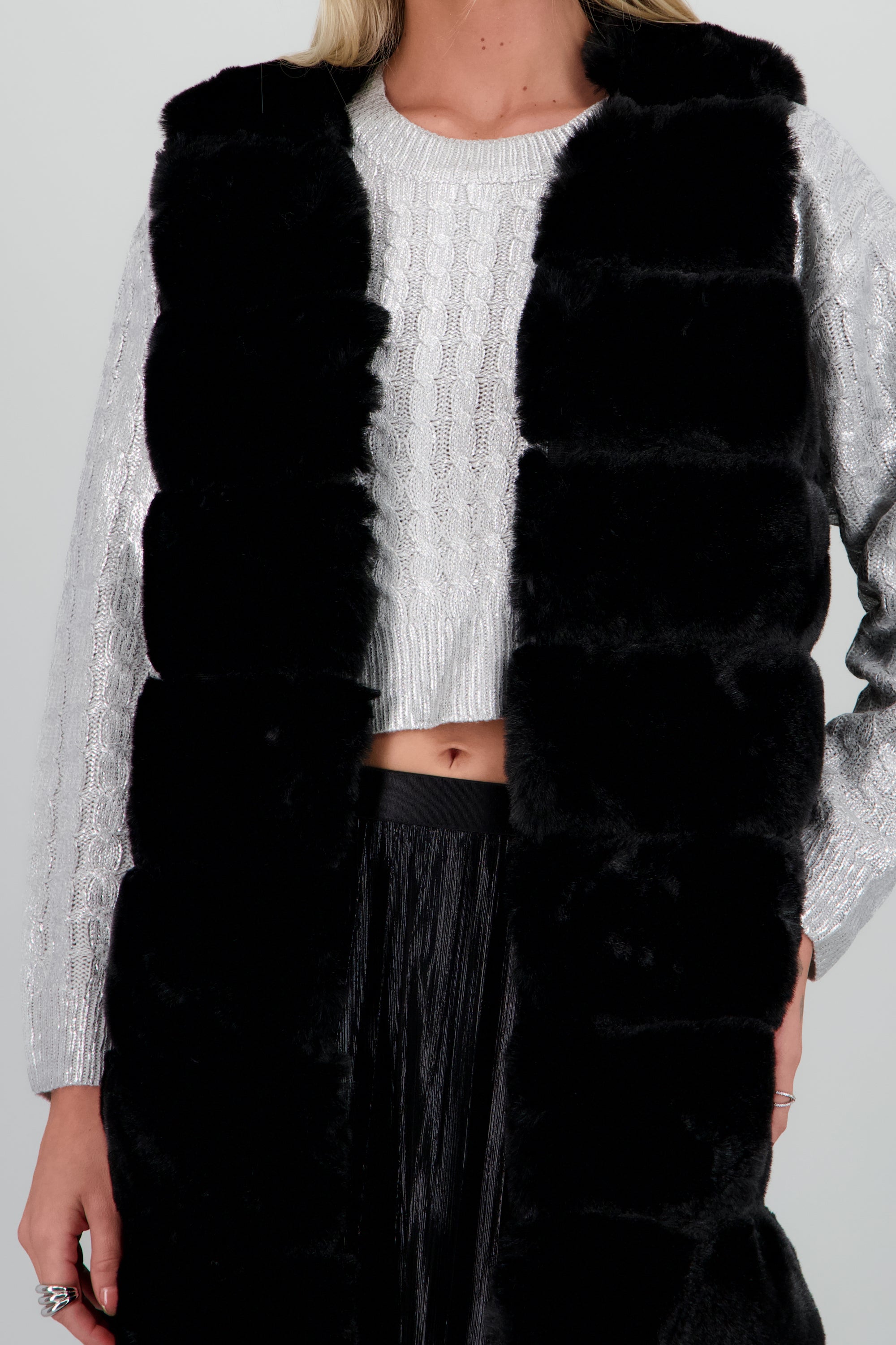 Chaleco largo peluche bloques NEGRO