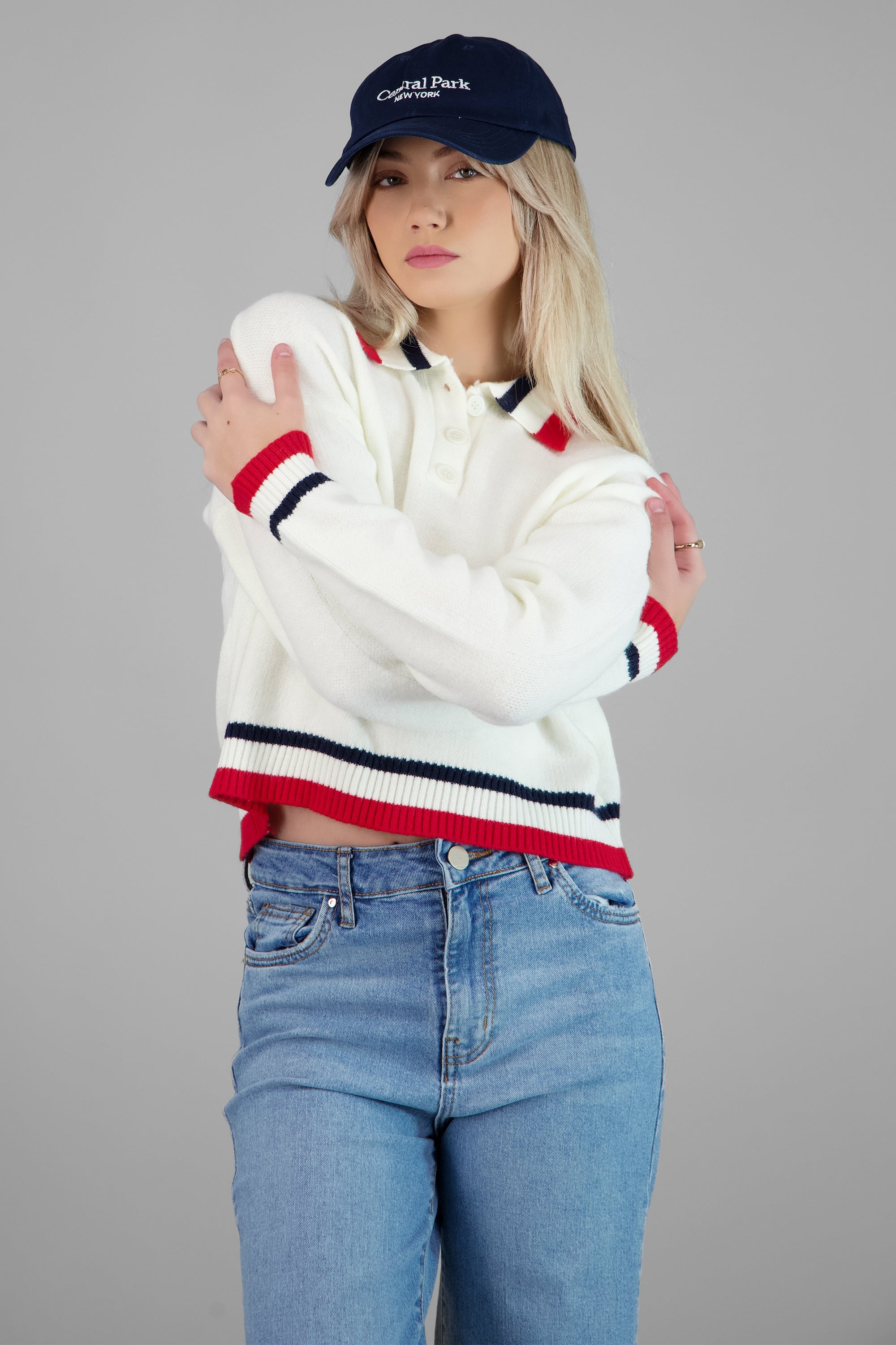 Sueter cuello polo contraste numero atras HUESO COMBO