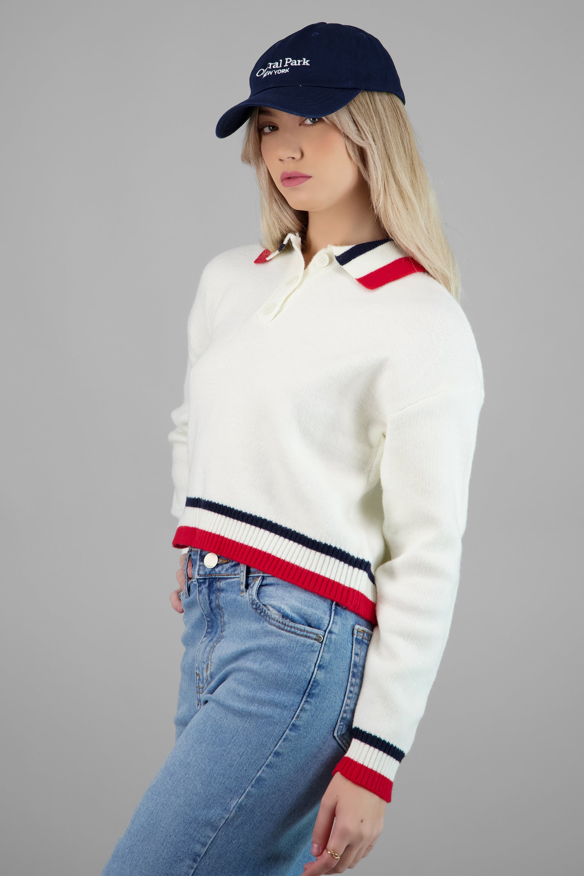 Sueter cuello polo contraste numero atras HUESO COMBO