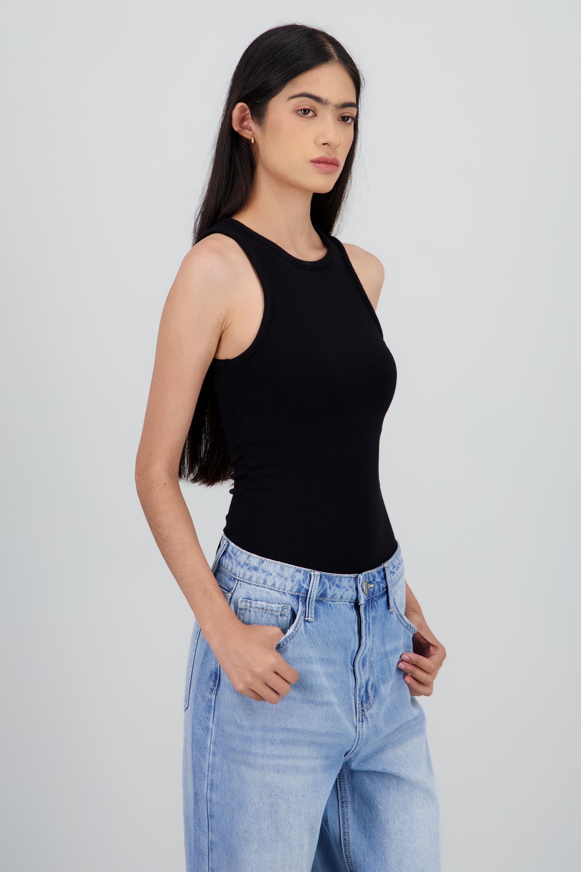 Body sin manga cuello redondo NEGRO