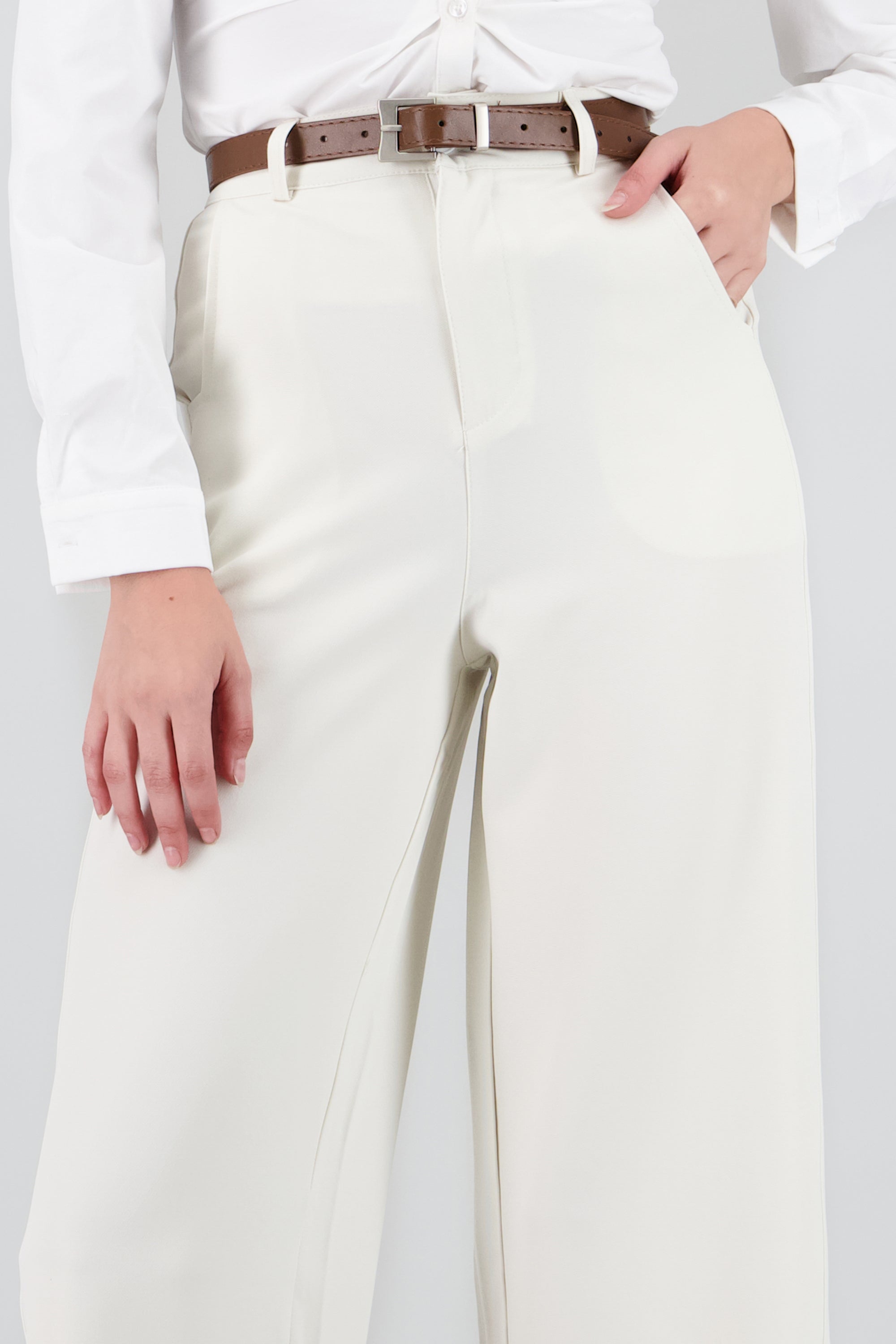 Pantalon sastre básico con cinturon CREMA