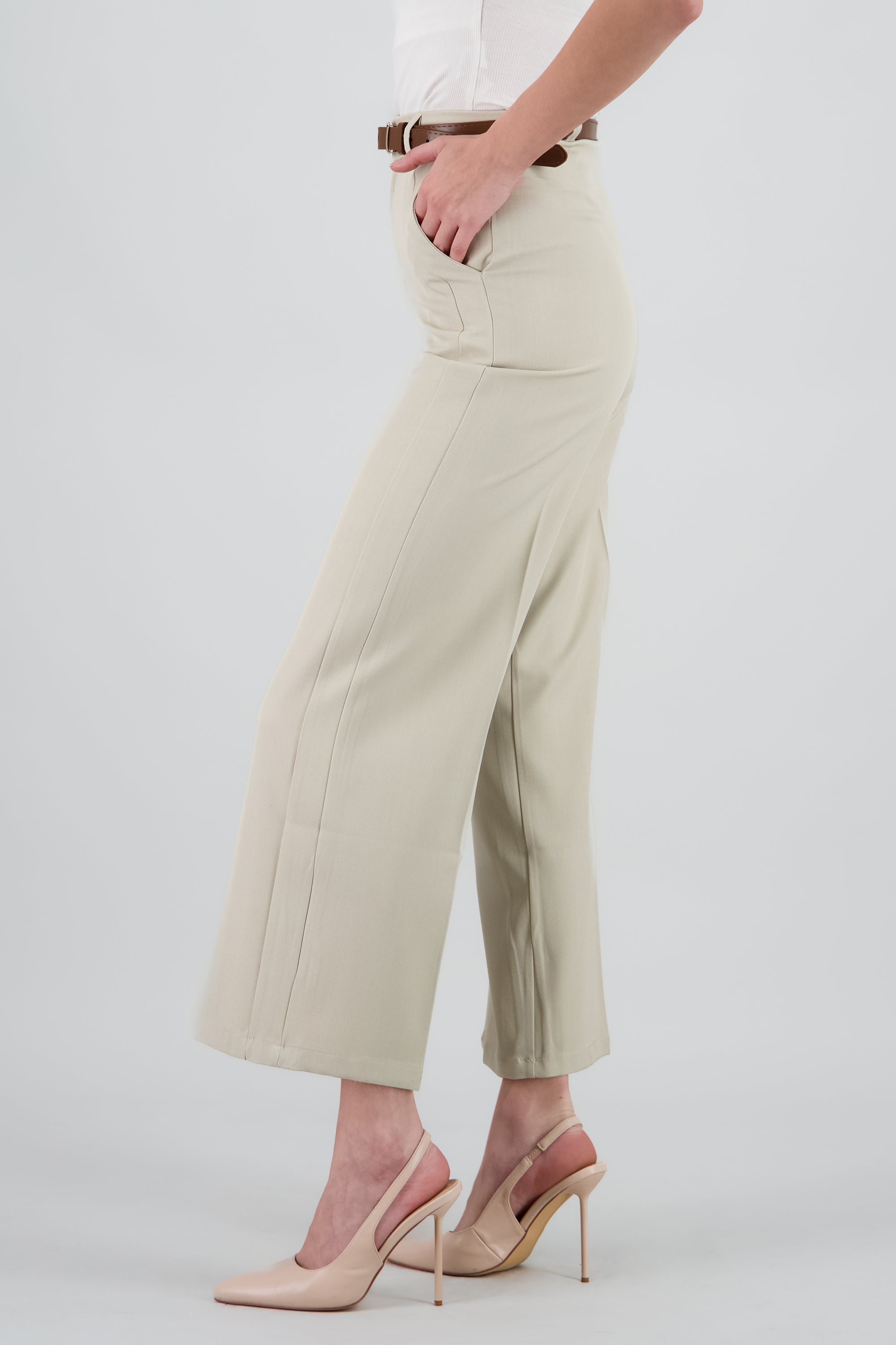 Pantalon recto sastreado con cinturon CREMA