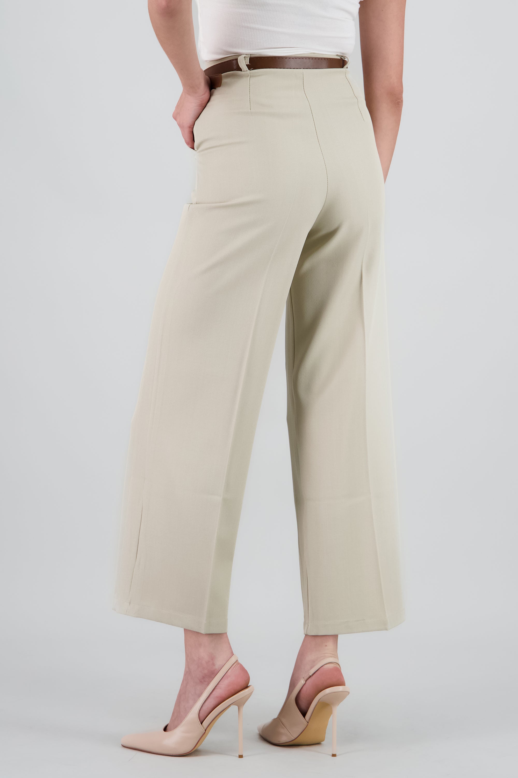 Pantalon recto sastreado con cinturon CREMA