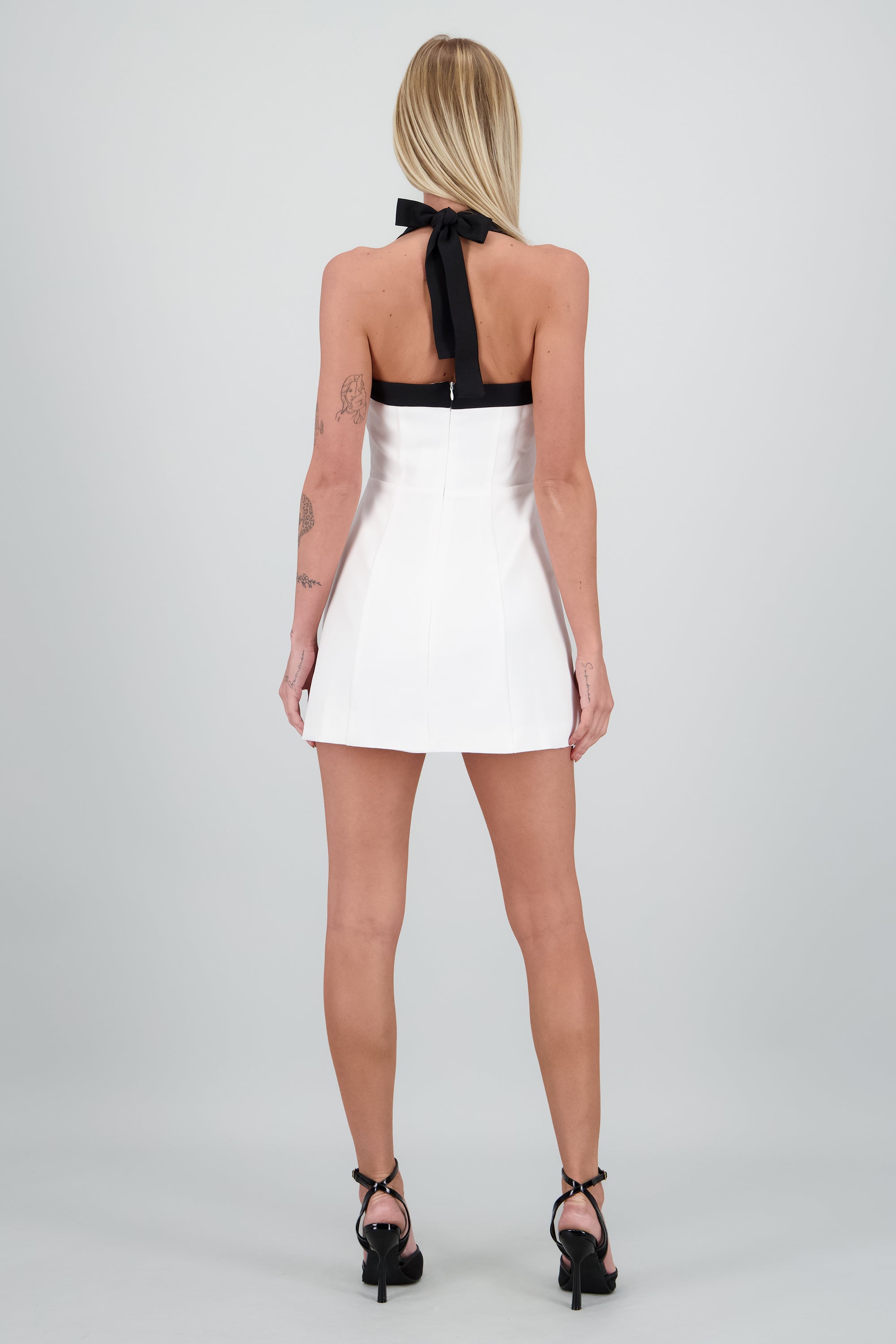 Vestido mini contraste halter BLANCO COMBO