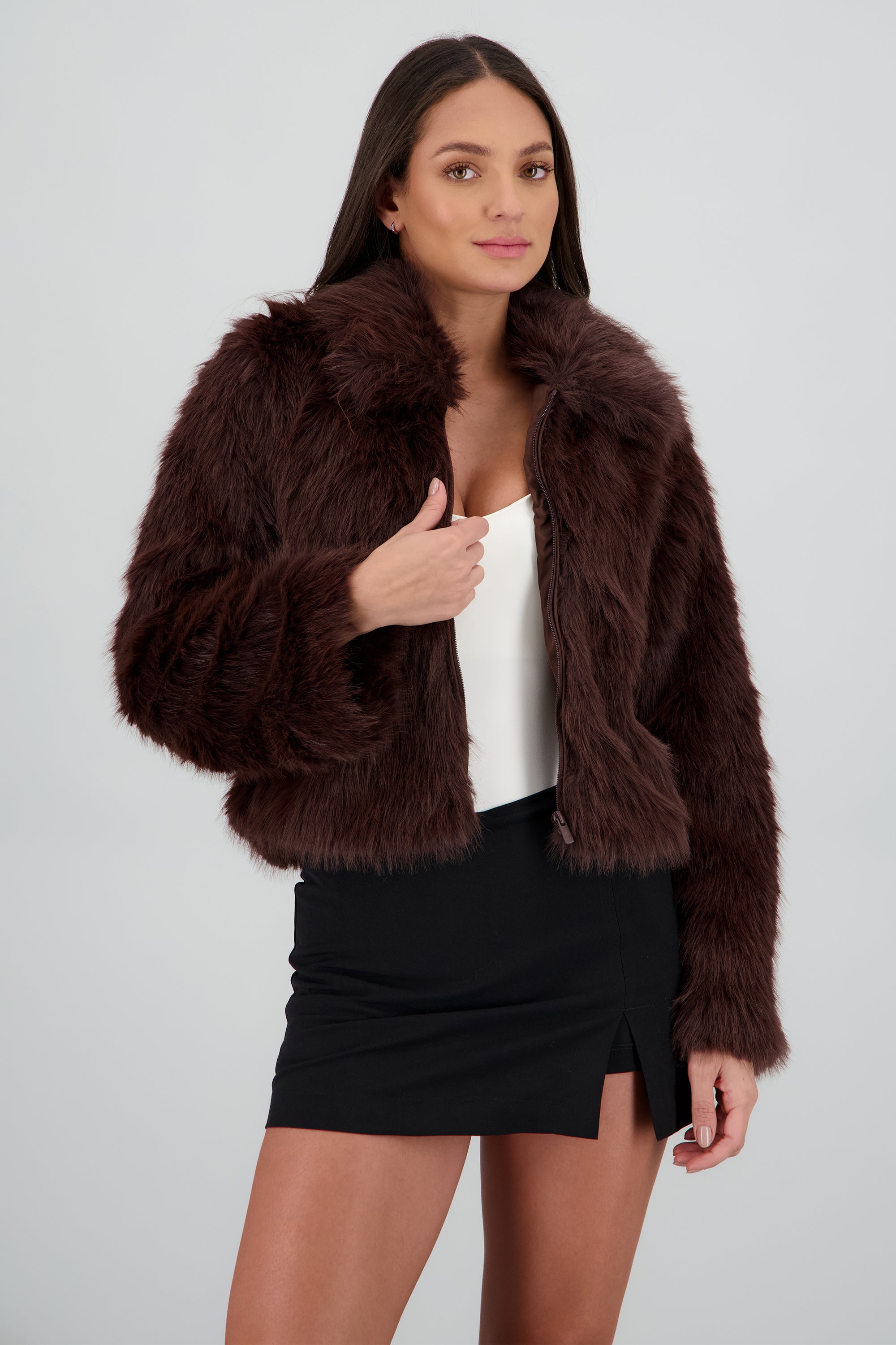 Abrigo corto efecto pelo CHOCOLATE