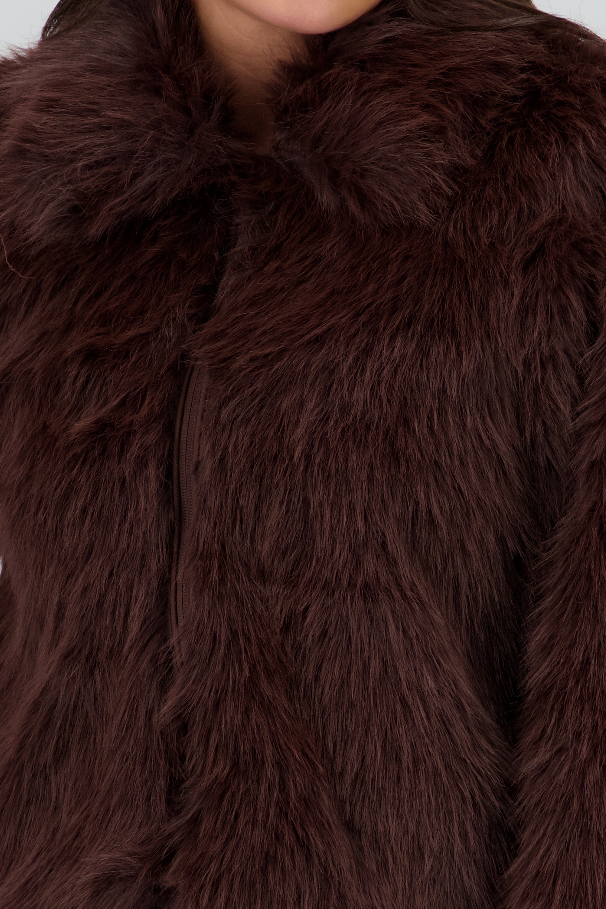 Abrigo corto efecto pelo CHOCOLATE