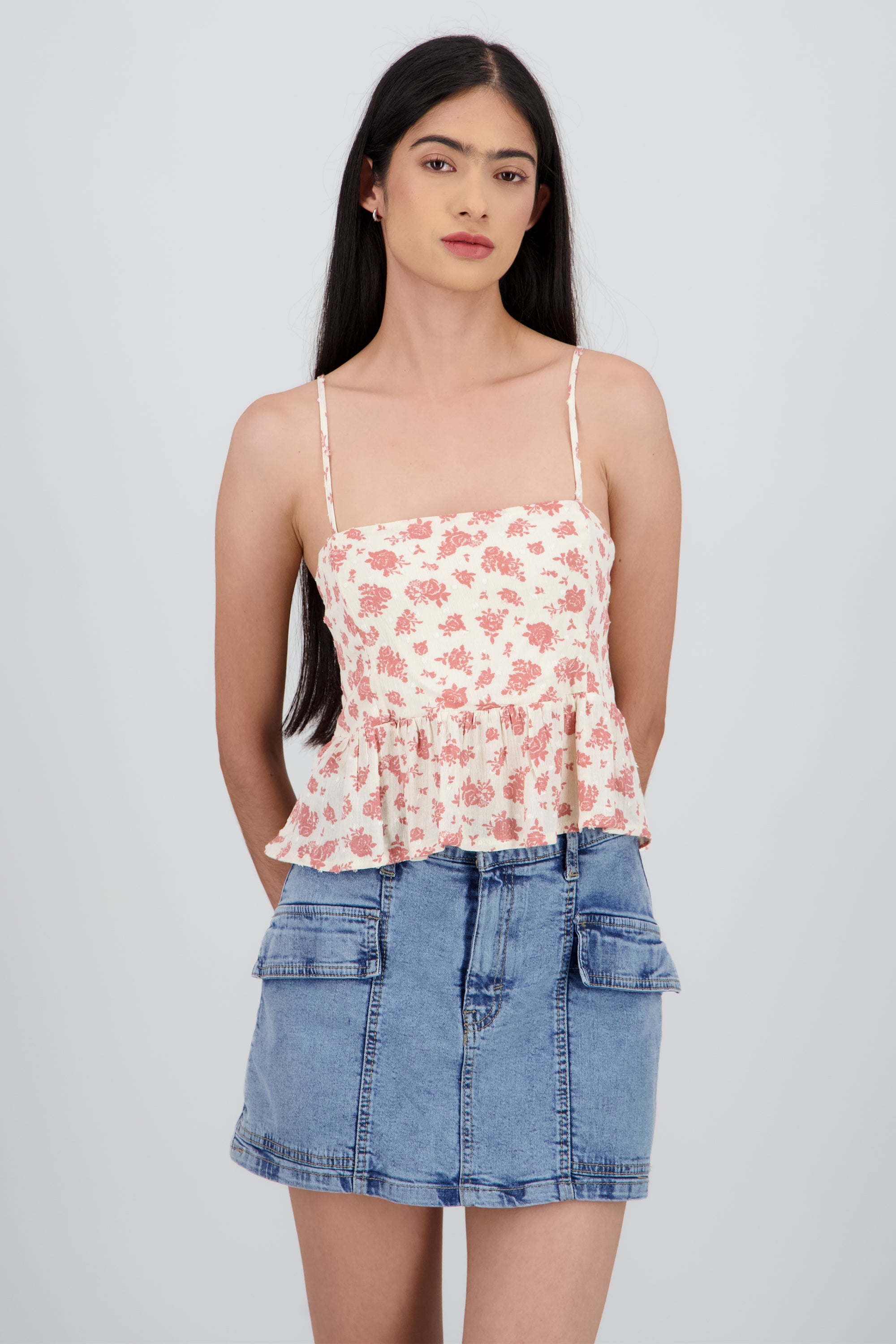 Top tirantes detalle olan ROSA COMBO