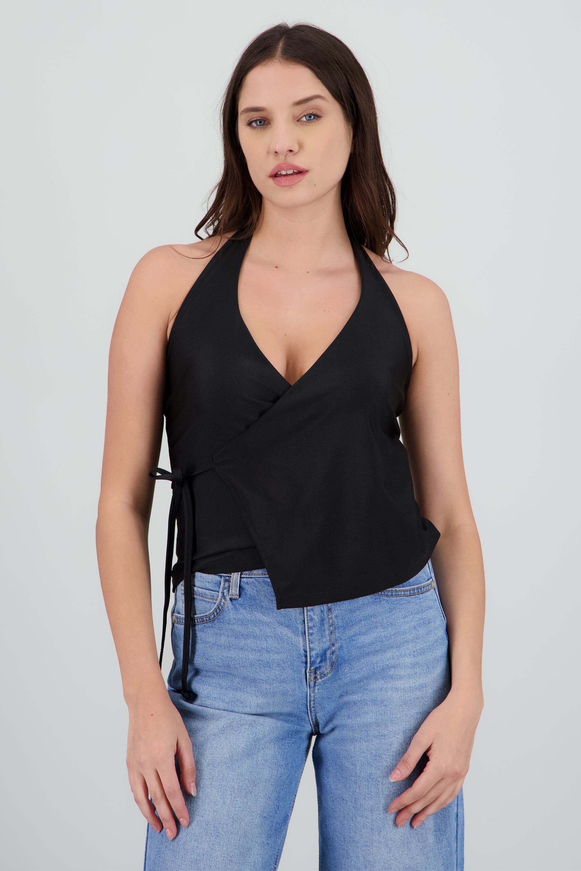 Top halter cruzado detalle moño NEGRO