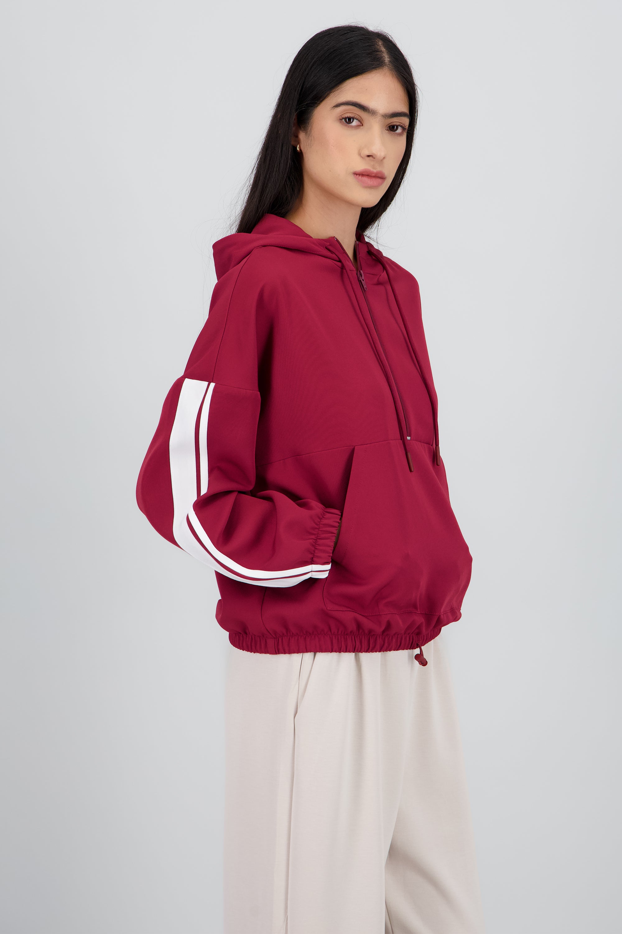 Sudadera detalle tiras contraste VINO