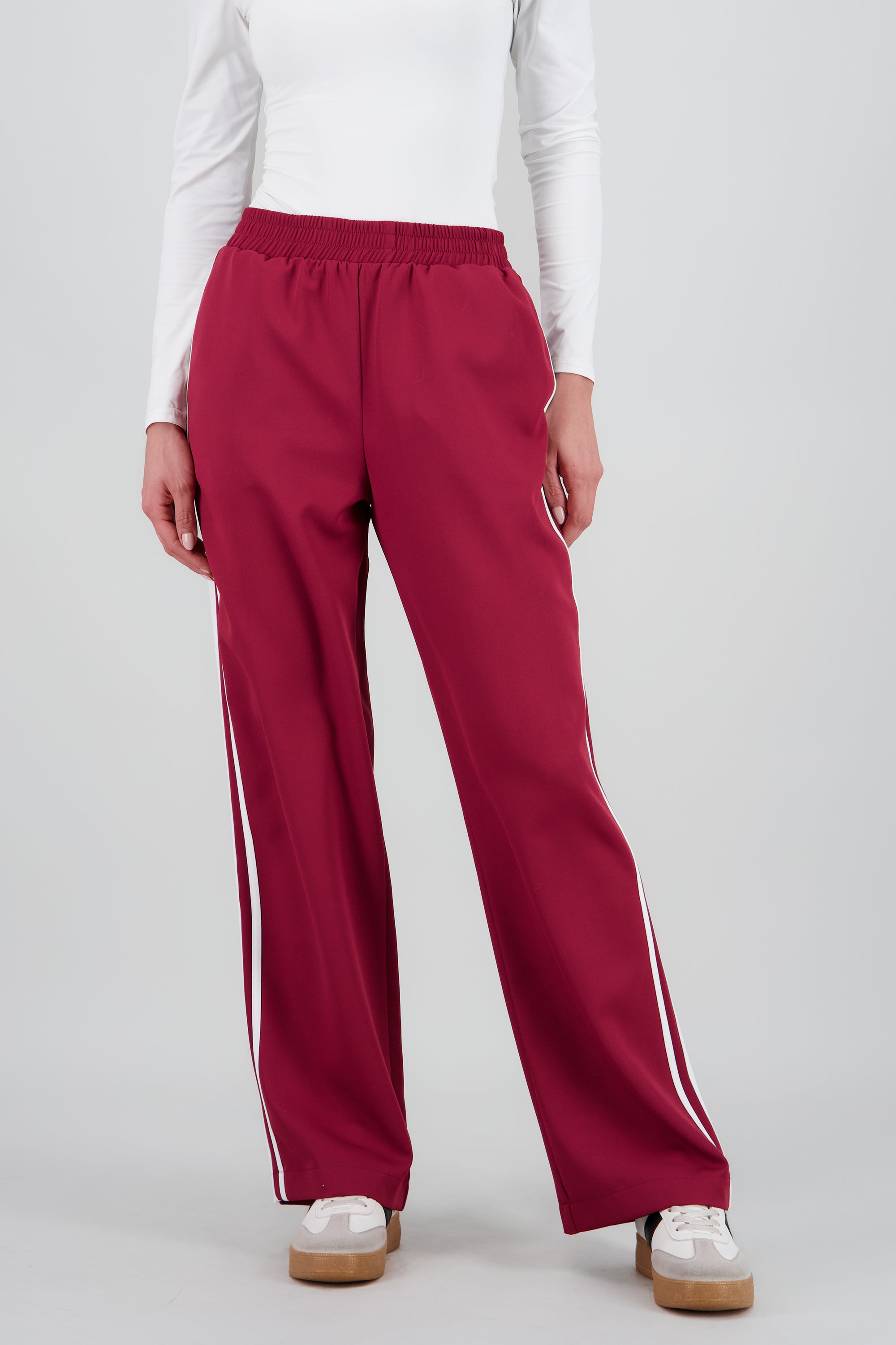 Pantalon detalle tiras contraste VINO