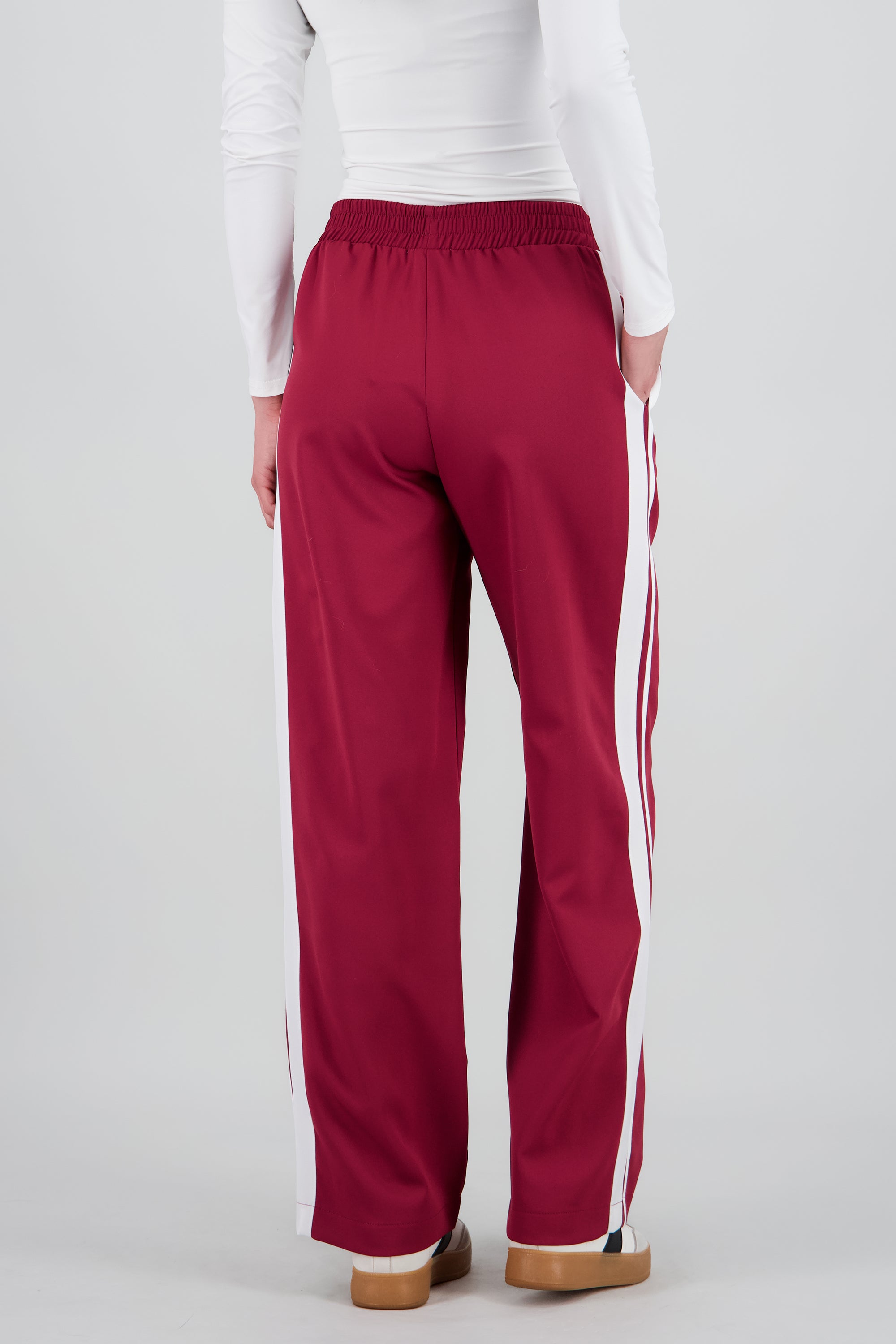 Pantalon detalle tiras contraste VINO