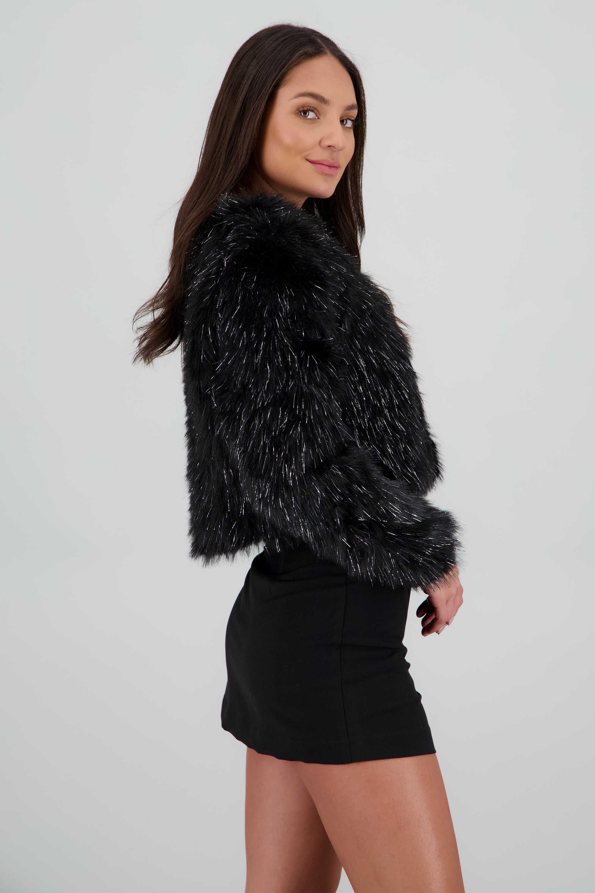 Abrigo pelo con lurex cropped NEGRO