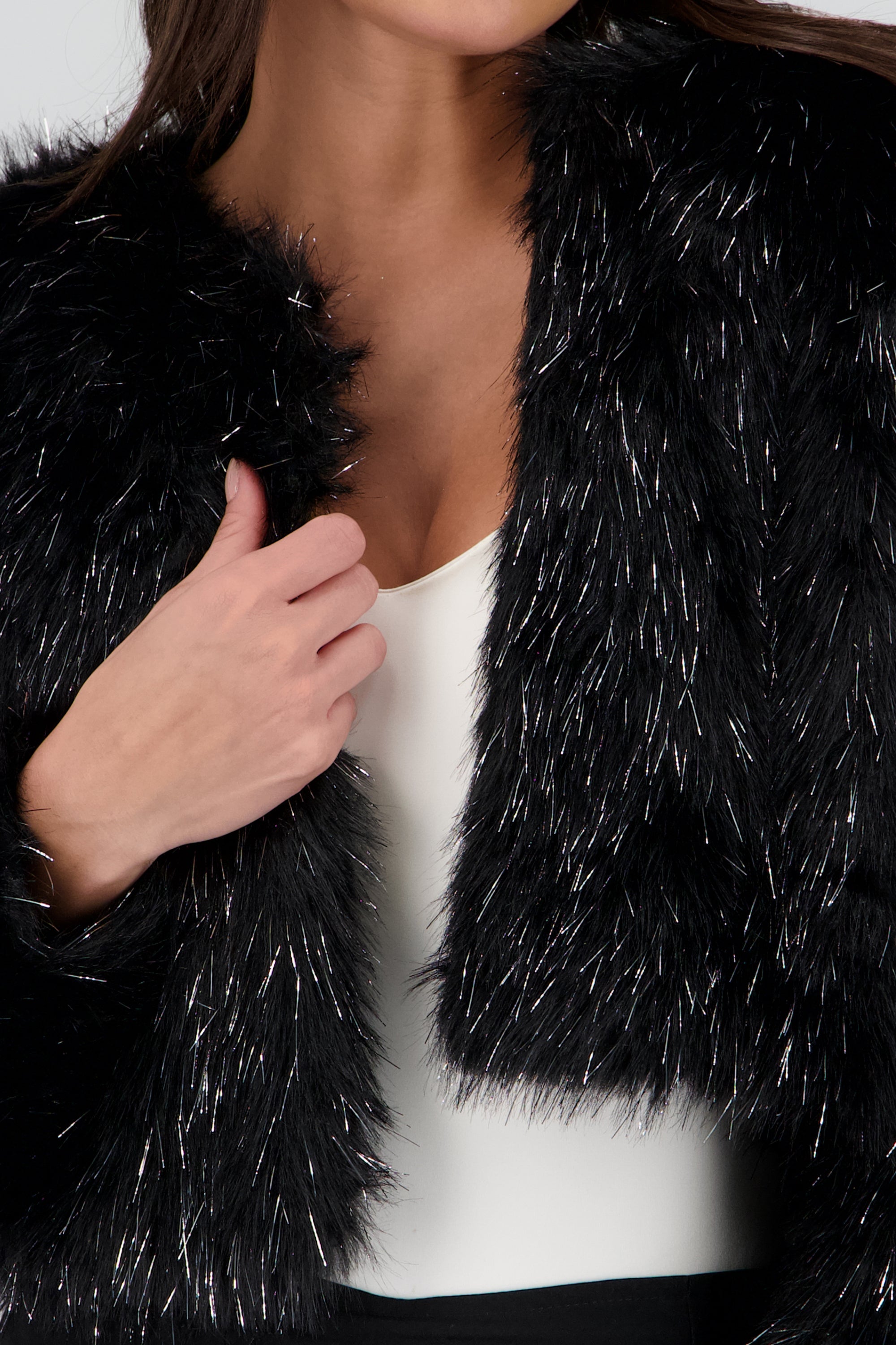 Abrigo pelo con lurex cropped NEGRO