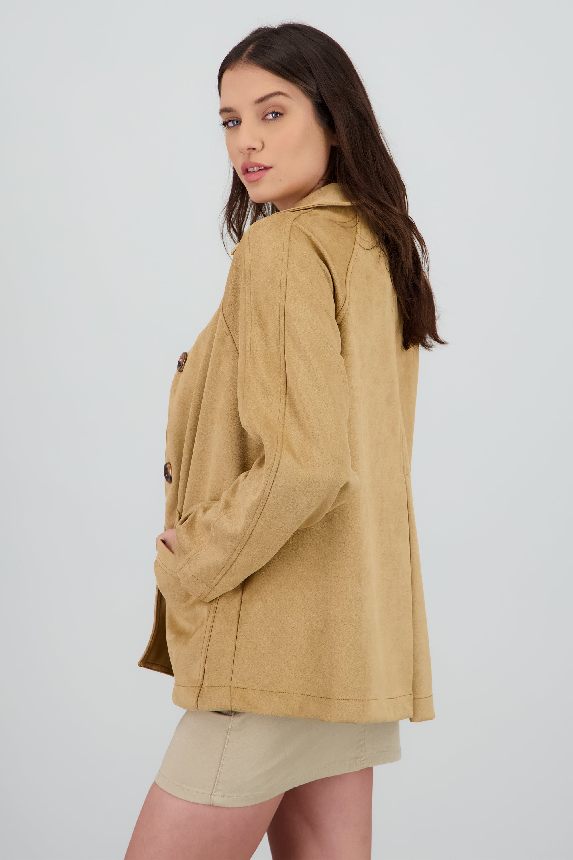 Chamarra suede detalle bolsas CAMELLO