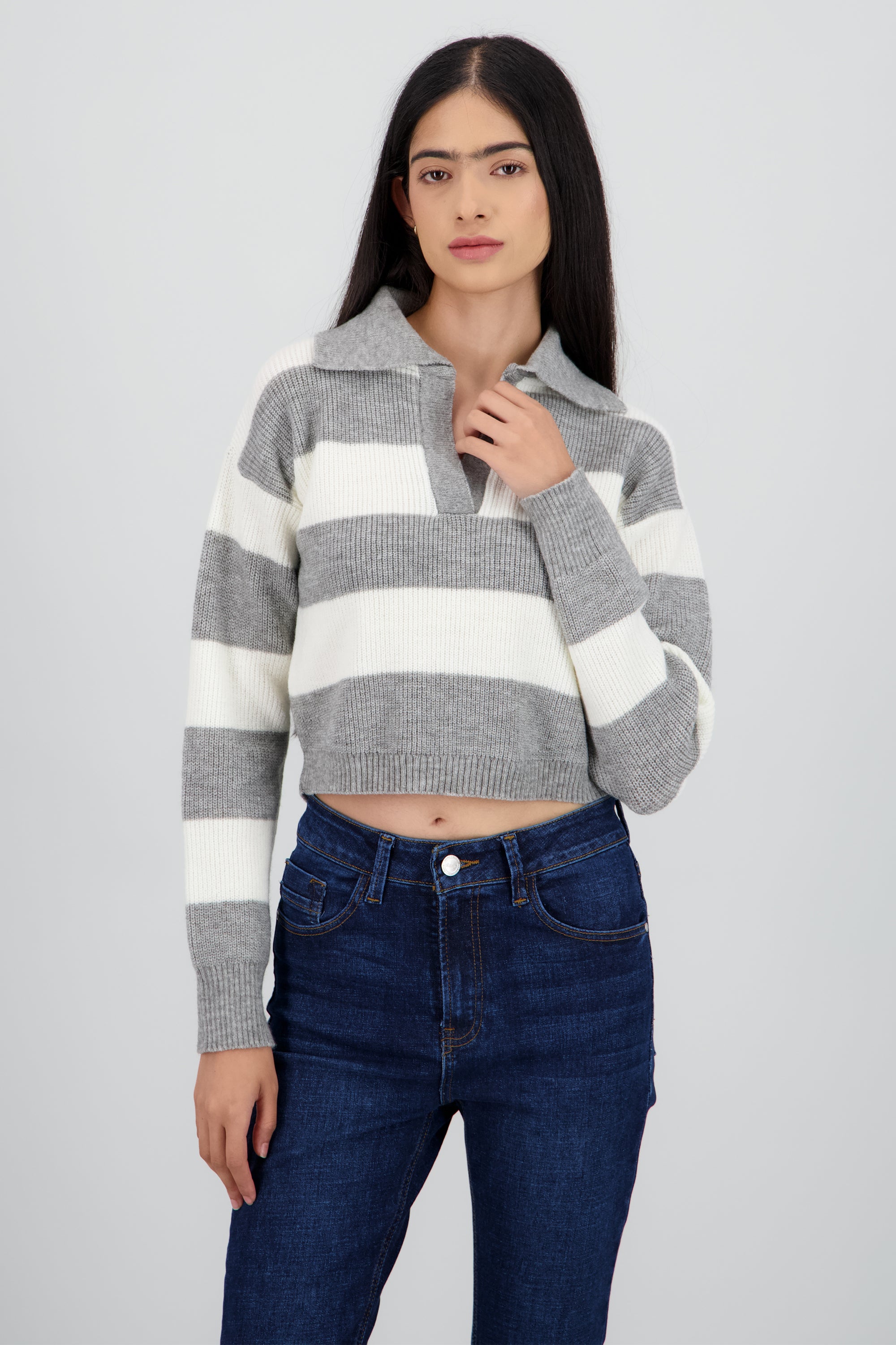 Sueter con cuello polo de lineas GRIS COMBO
