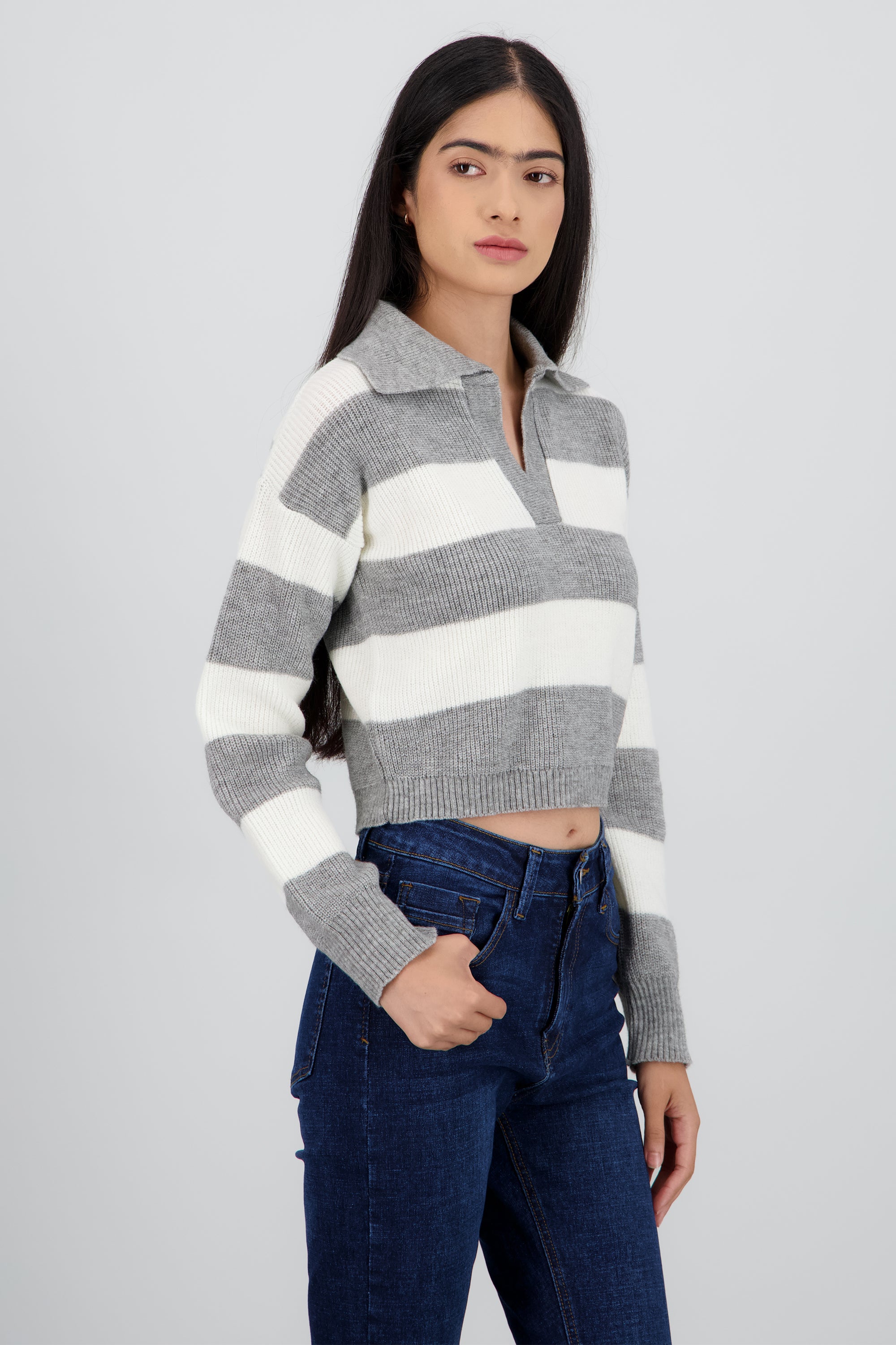 Sueter con cuello polo de lineas GRIS COMBO